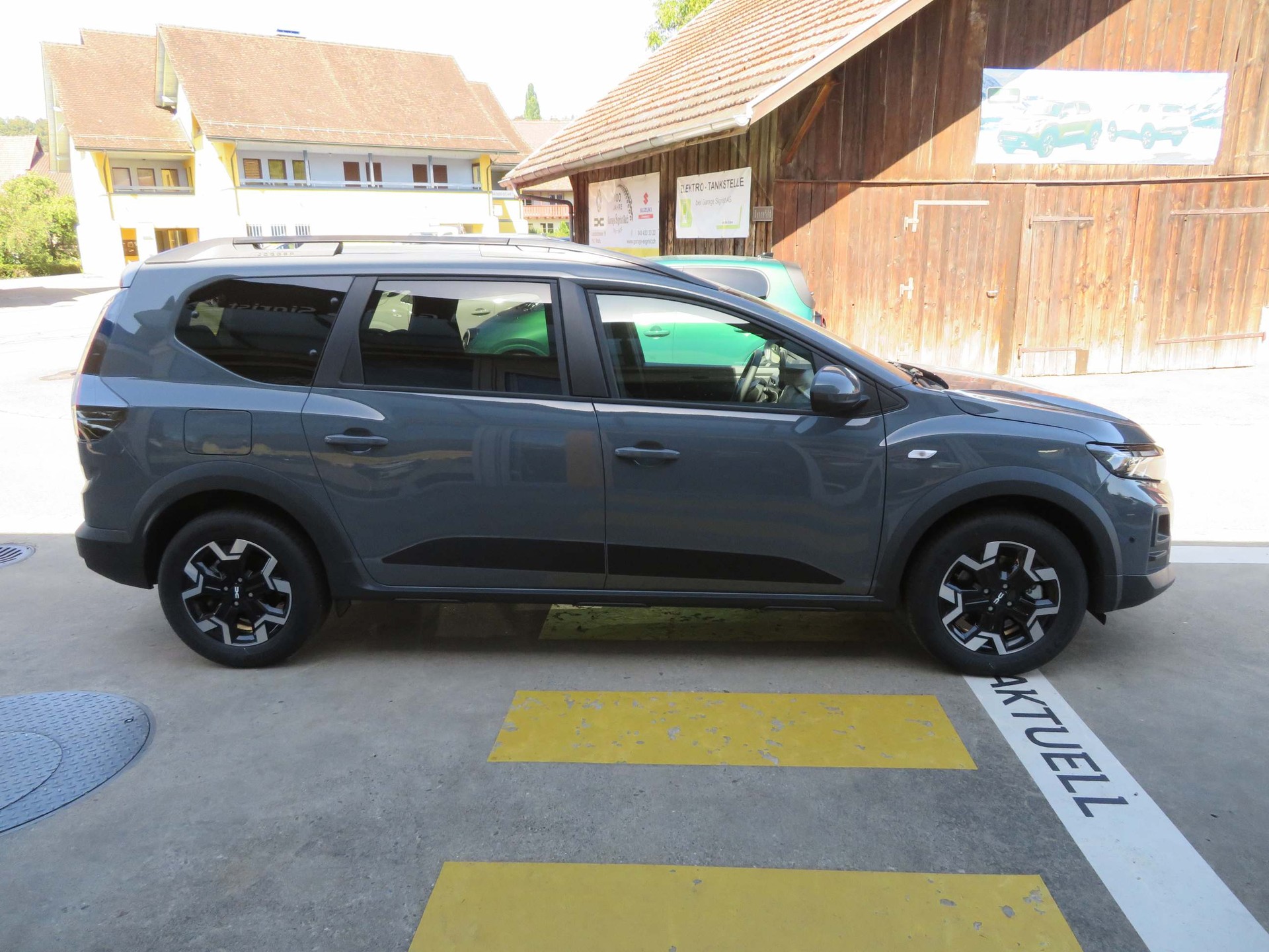 DACIA Jogger 1.8 Hybrid Journey 7P-showroom-element-3