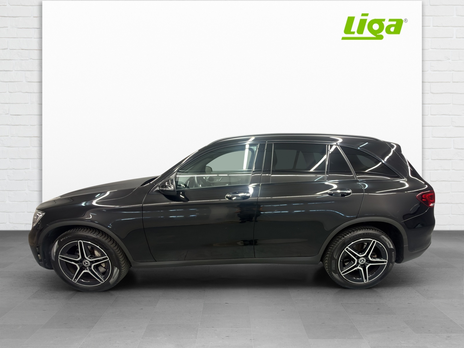 MERCEDES-BENZ GLC 220 d AMG Line 4Matic-showroom-element-2
