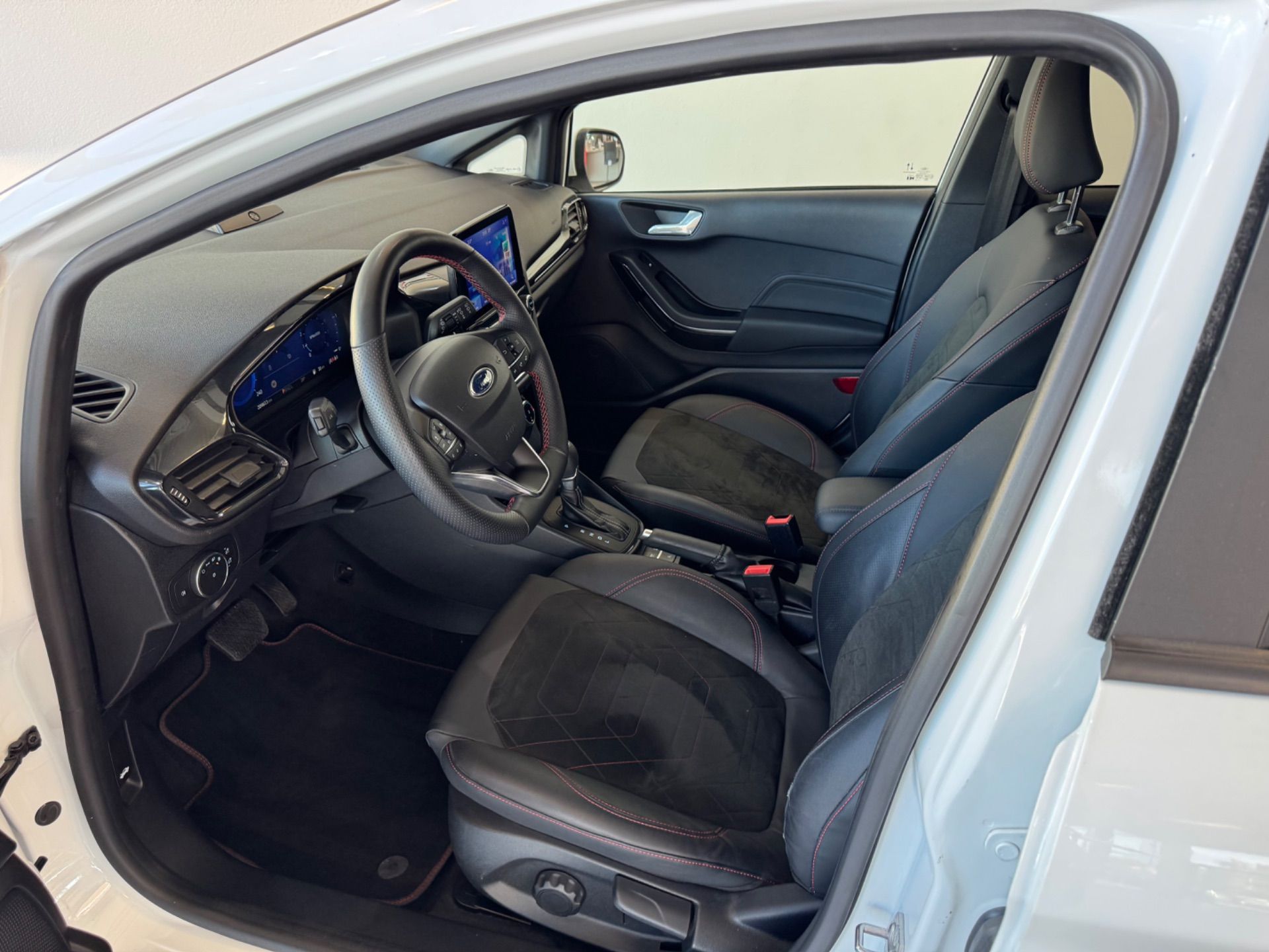 FORD Fiesta 1.0 SCTi MHEV ST Line X Automat-image-25