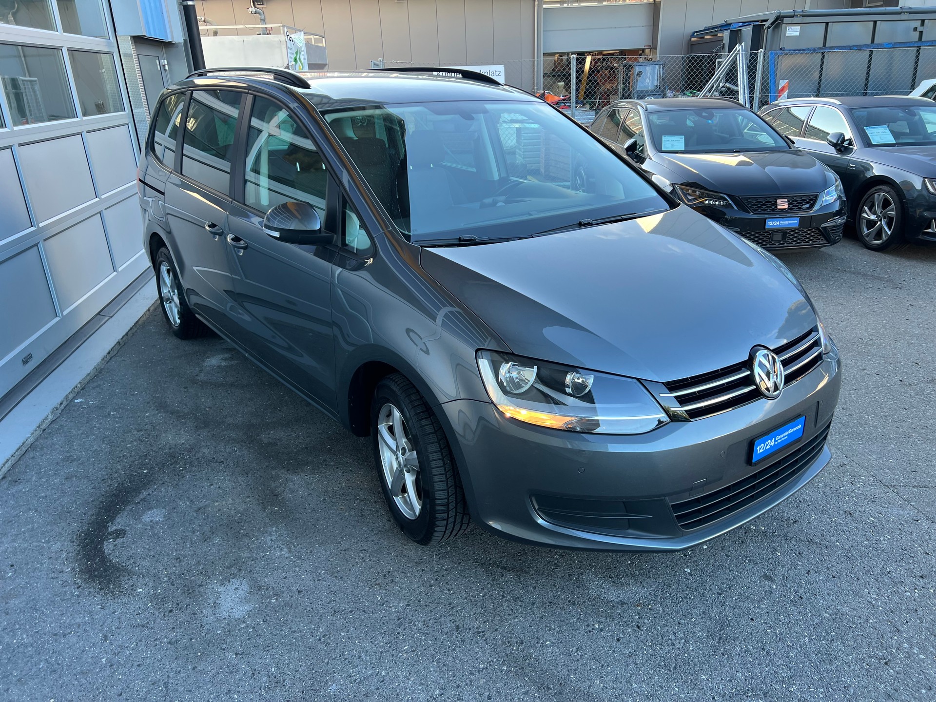 VW Sharan 2.0 TDI Comfortline 4x4 PS 150 *** 7 Plätzer * Navigation * 8 fachbreift * frisch ab MFK * 12/24 Garantie möglich **-showroom-element-2