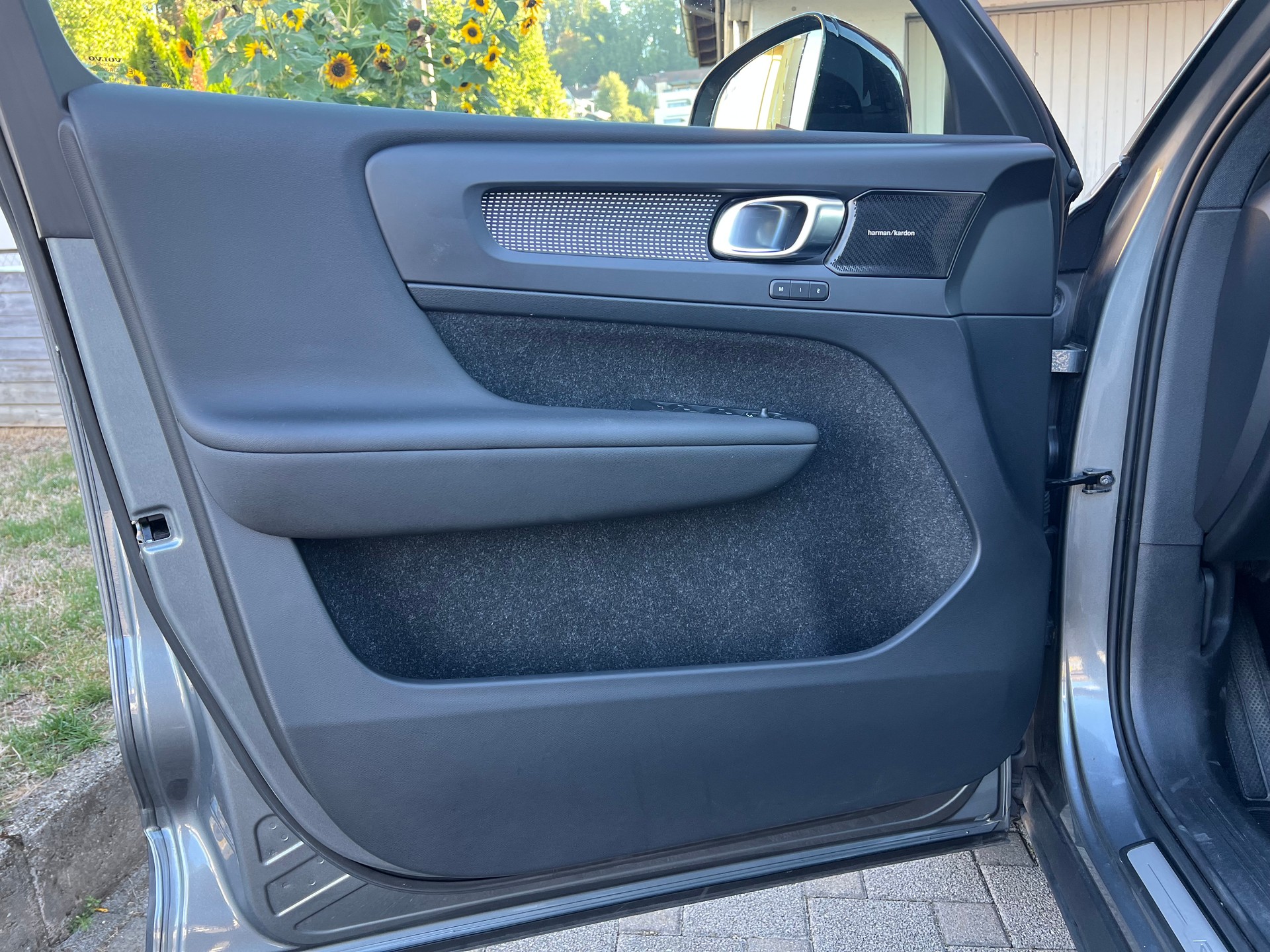 VOLVO XC40 T5 AWD R-Design Geartronic *248 PS*-image-16