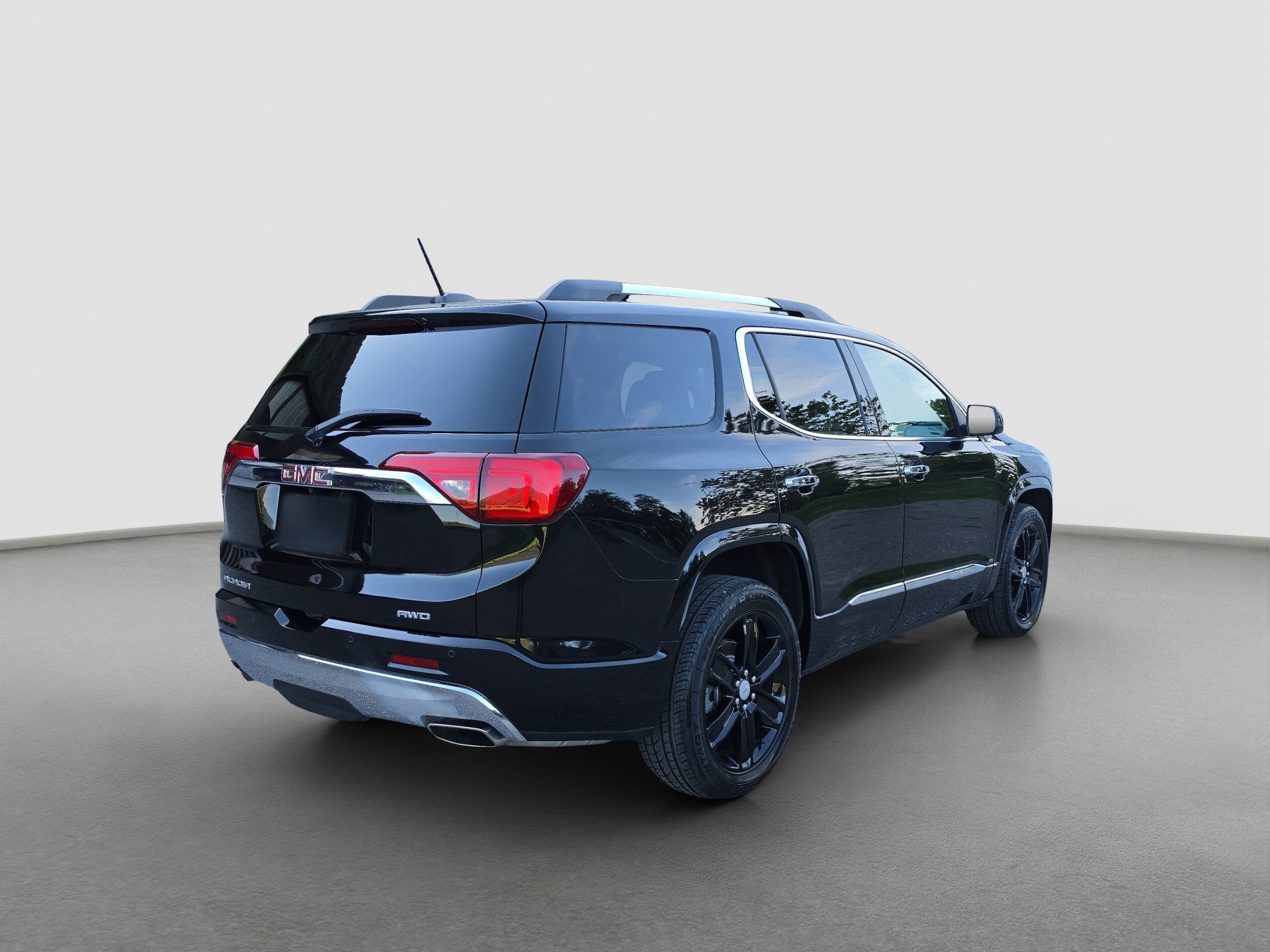 GMC Denali AWD 3.6L 6-Seater-image-4