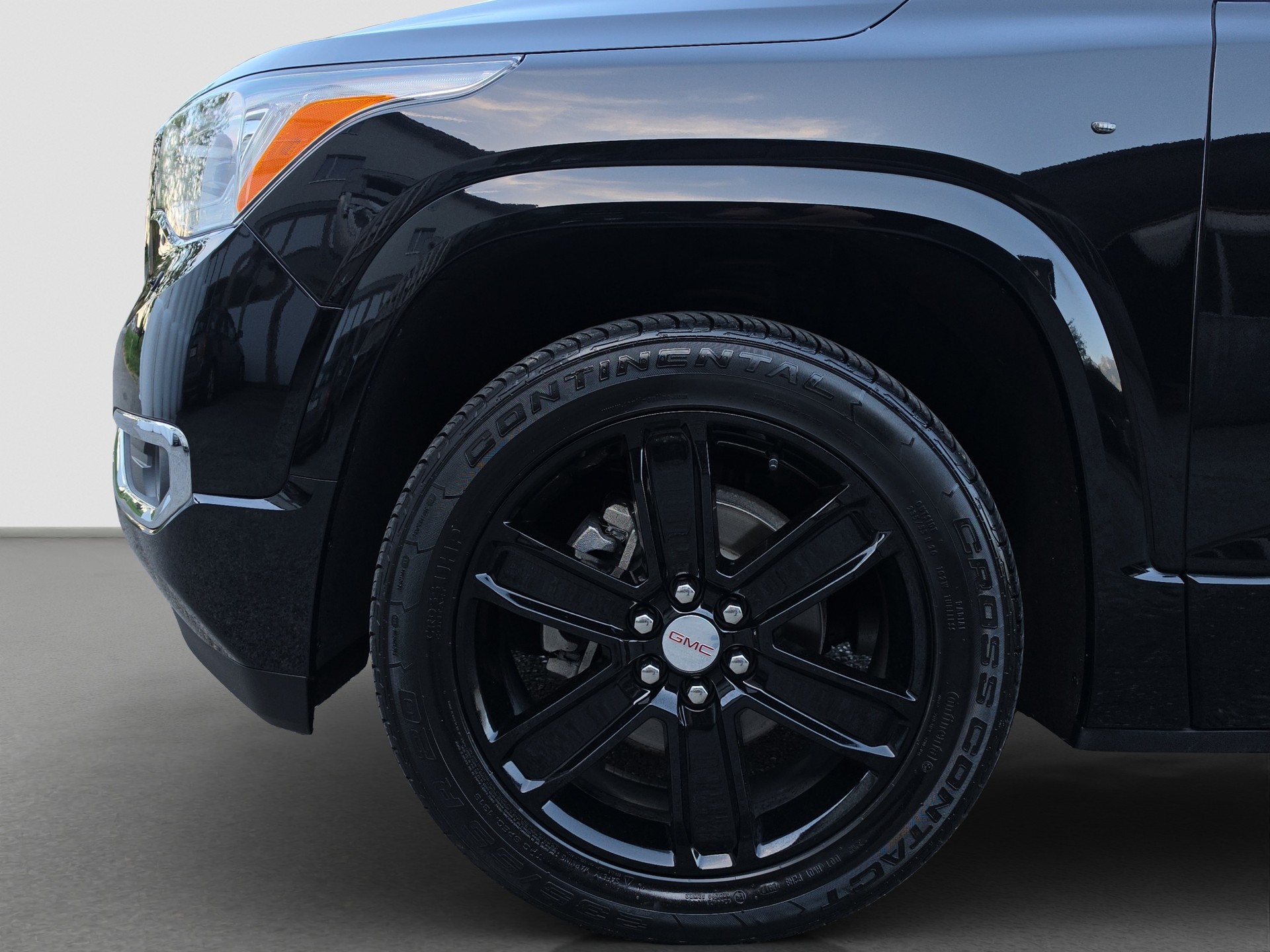 GMC Denali AWD 3.6L 6-Seater-image-18