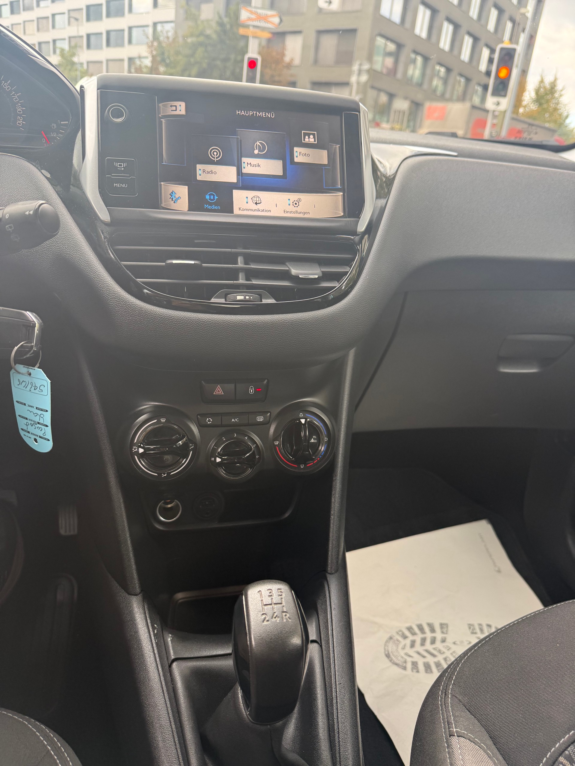 PEUGEOT 208 1.2 VTI Access-image-9