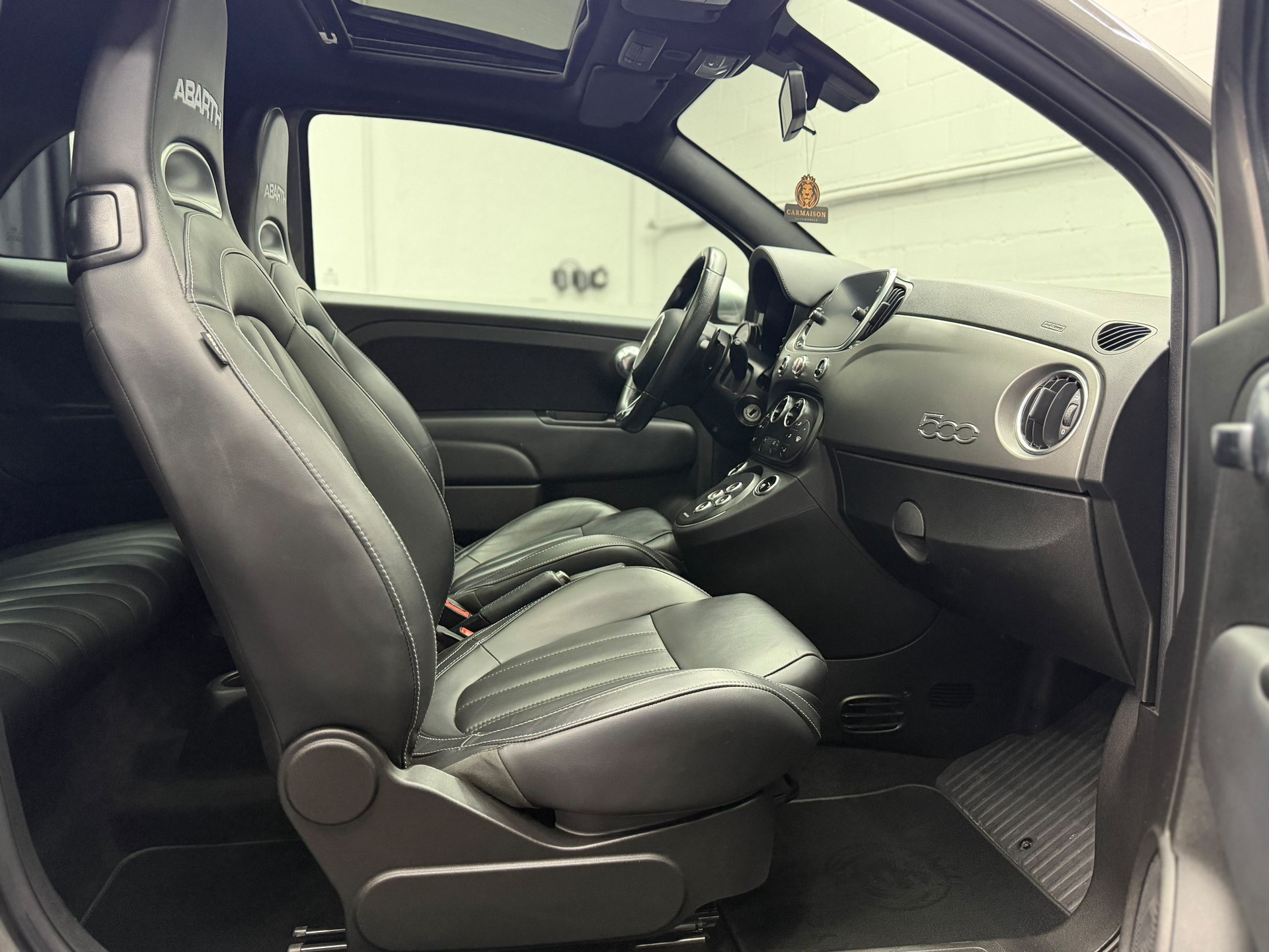 FIAT 595 1.4 16V Turbo Abarth Turismo Dualogic | CH-Auto | Panorama Dach | Leder | Bi-Xenon-image-19