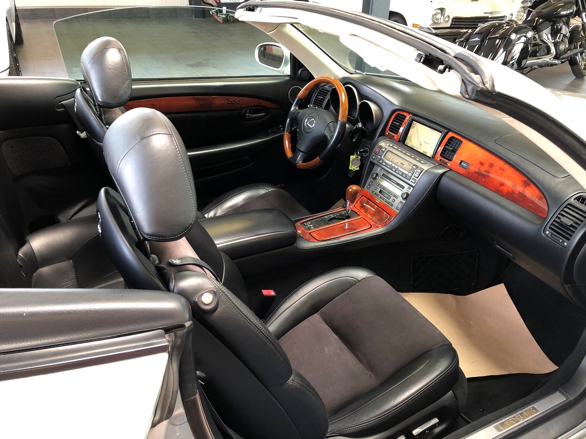 LEXUS SC 430 Automatic-image-10