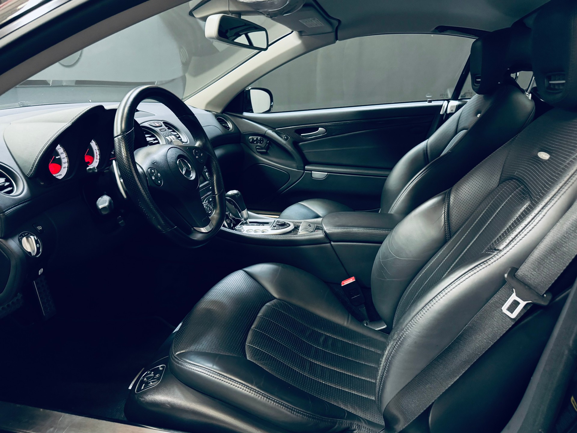 MERCEDES-BENZ SL 63 AMG Speedshift MCT-image-11