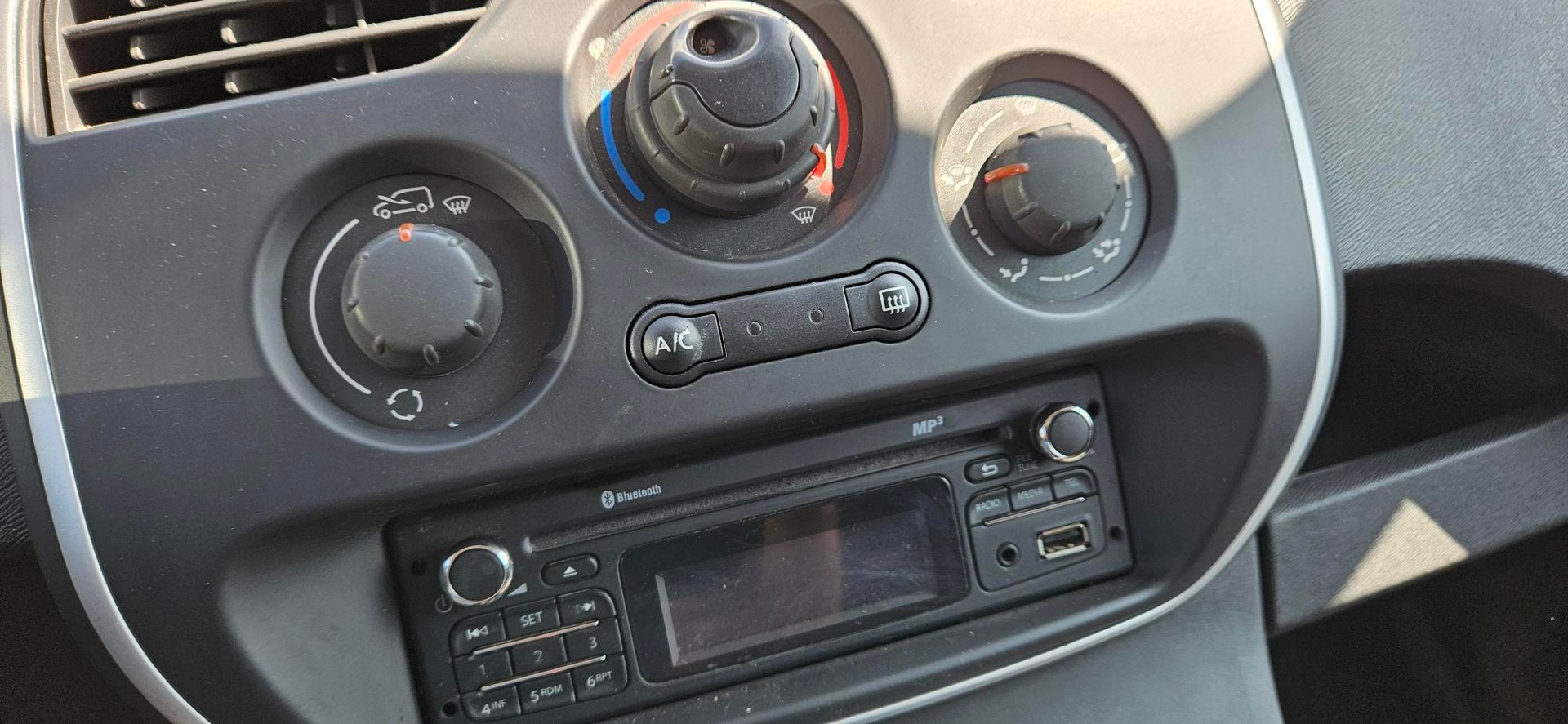 RENAULT Kangoo Medium dCi 75 Access-image-11
