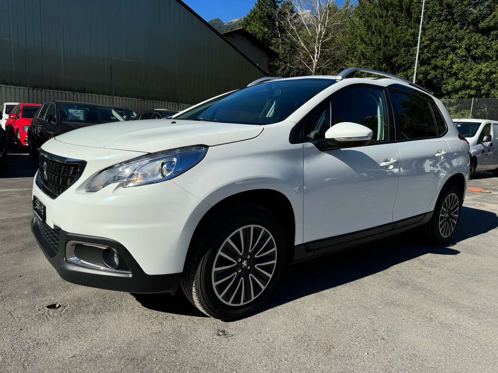 PEUGEOT 2008 1.2 PureTech Active-image-7