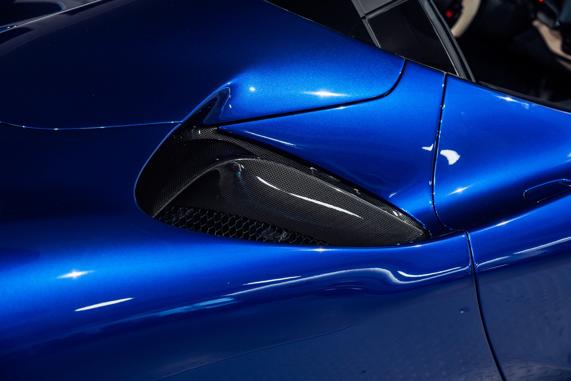 FERRARI SF90 Spider-image-17