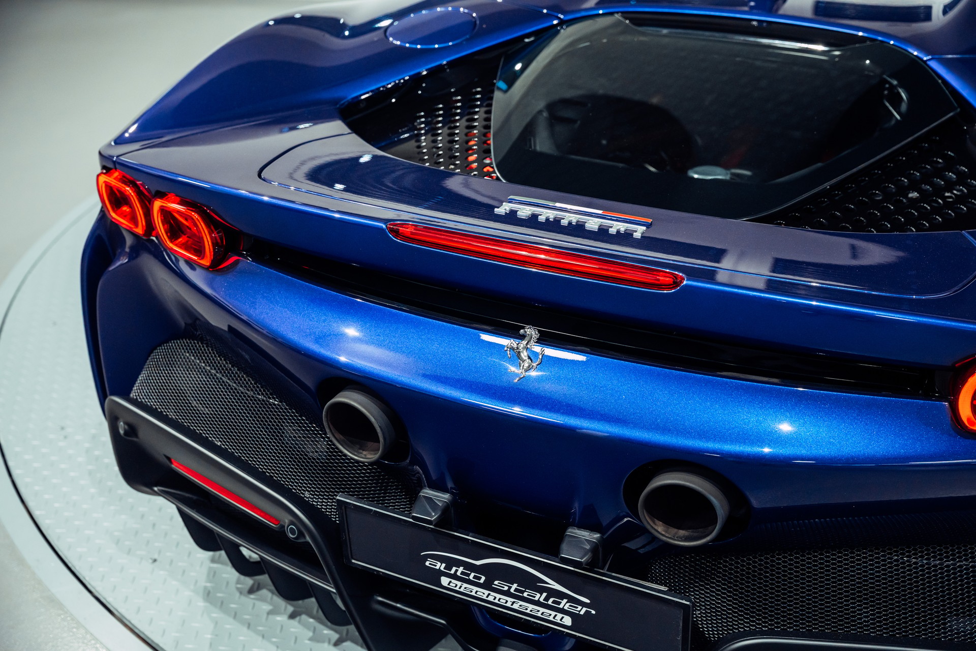 FERRARI SF90 Spider-image-9
