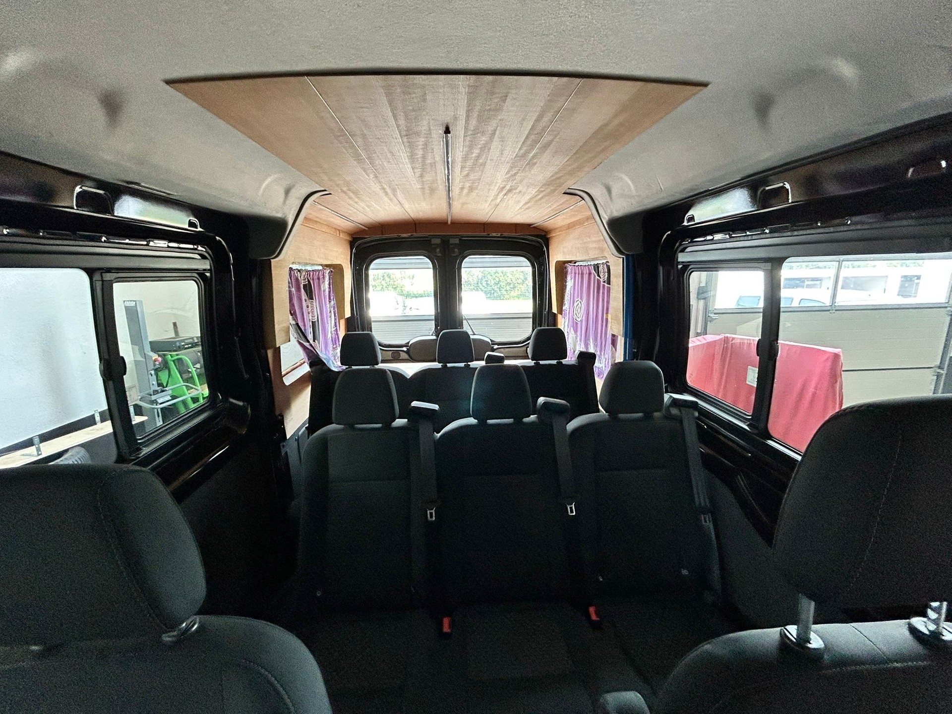 FORD Transit 8 places-image-4