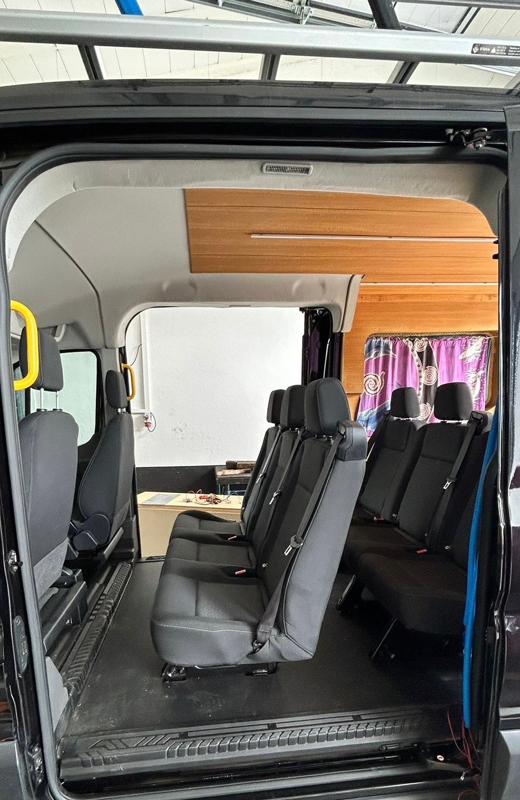 FORD Transit 8 places-image-6