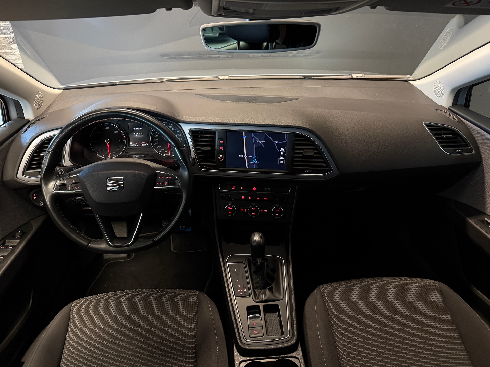 SEAT Leon ST 1.6 TDI CR Style DSG-image-5
