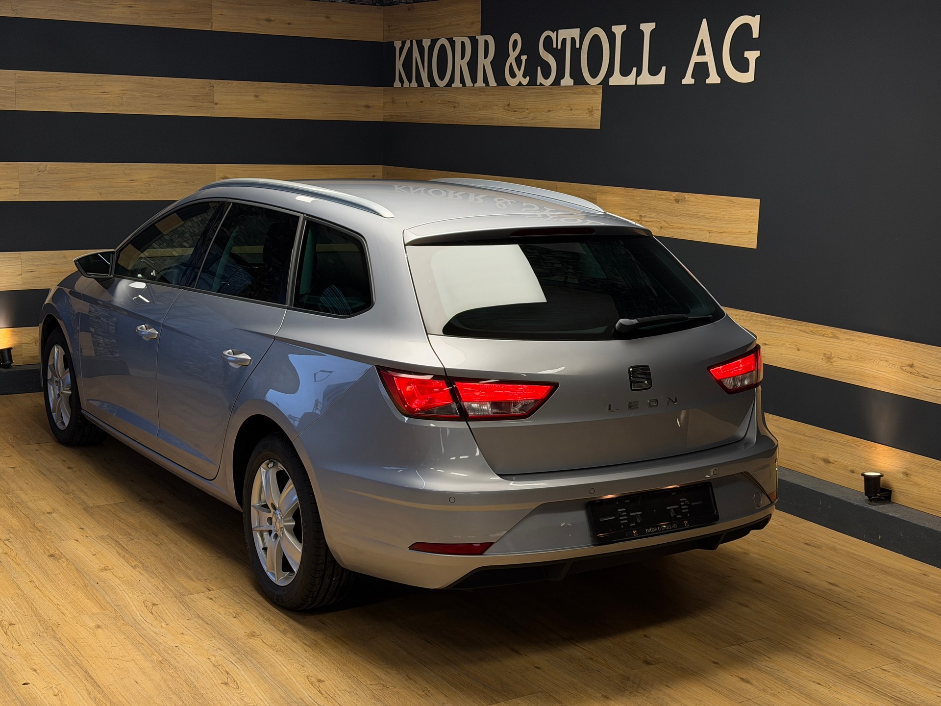 SEAT Leon ST 1.6 TDI CR Style DSG-image-15