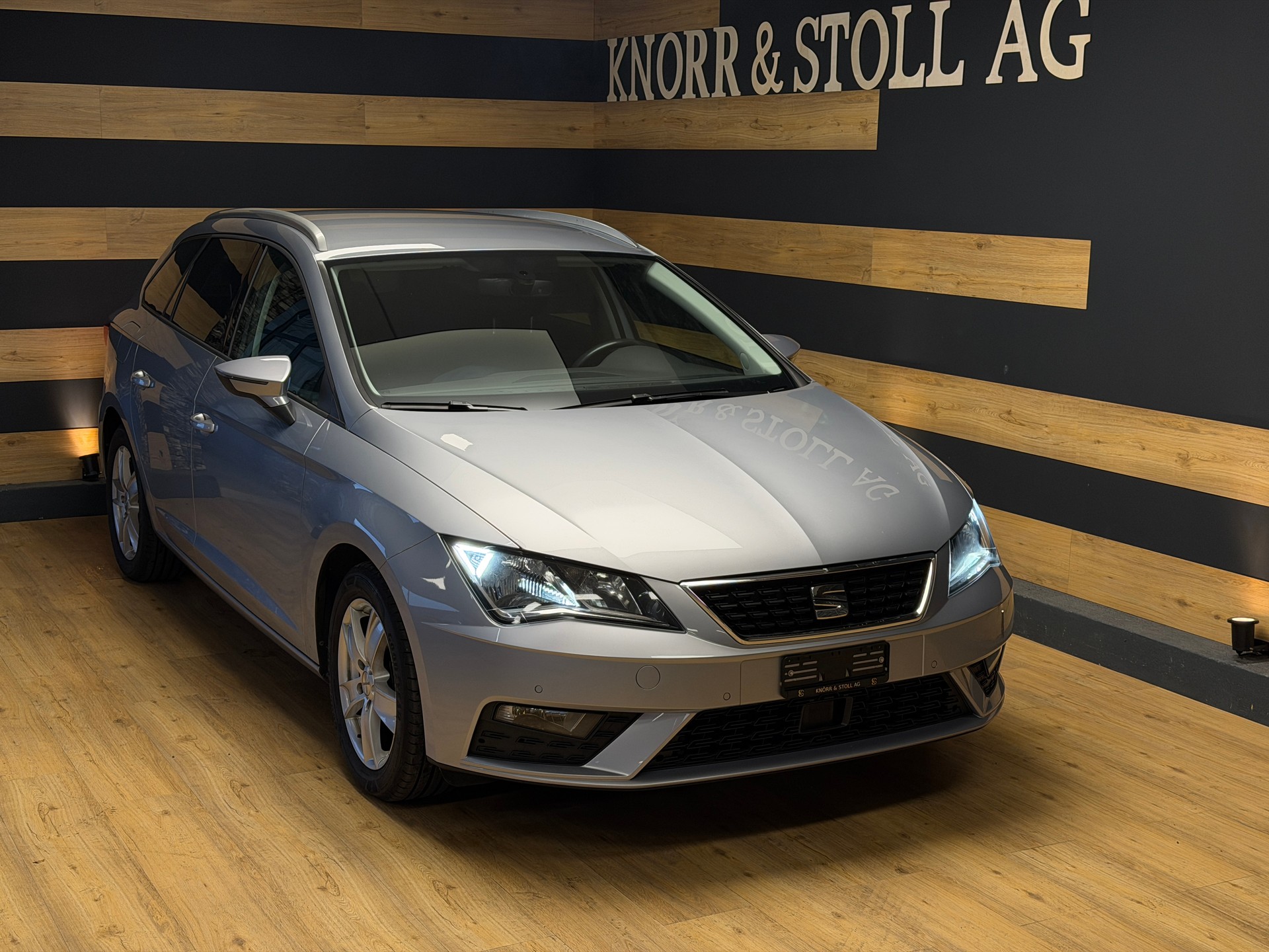 SEAT Leon ST 1.6 TDI CR Style DSG-showroom-element-3
