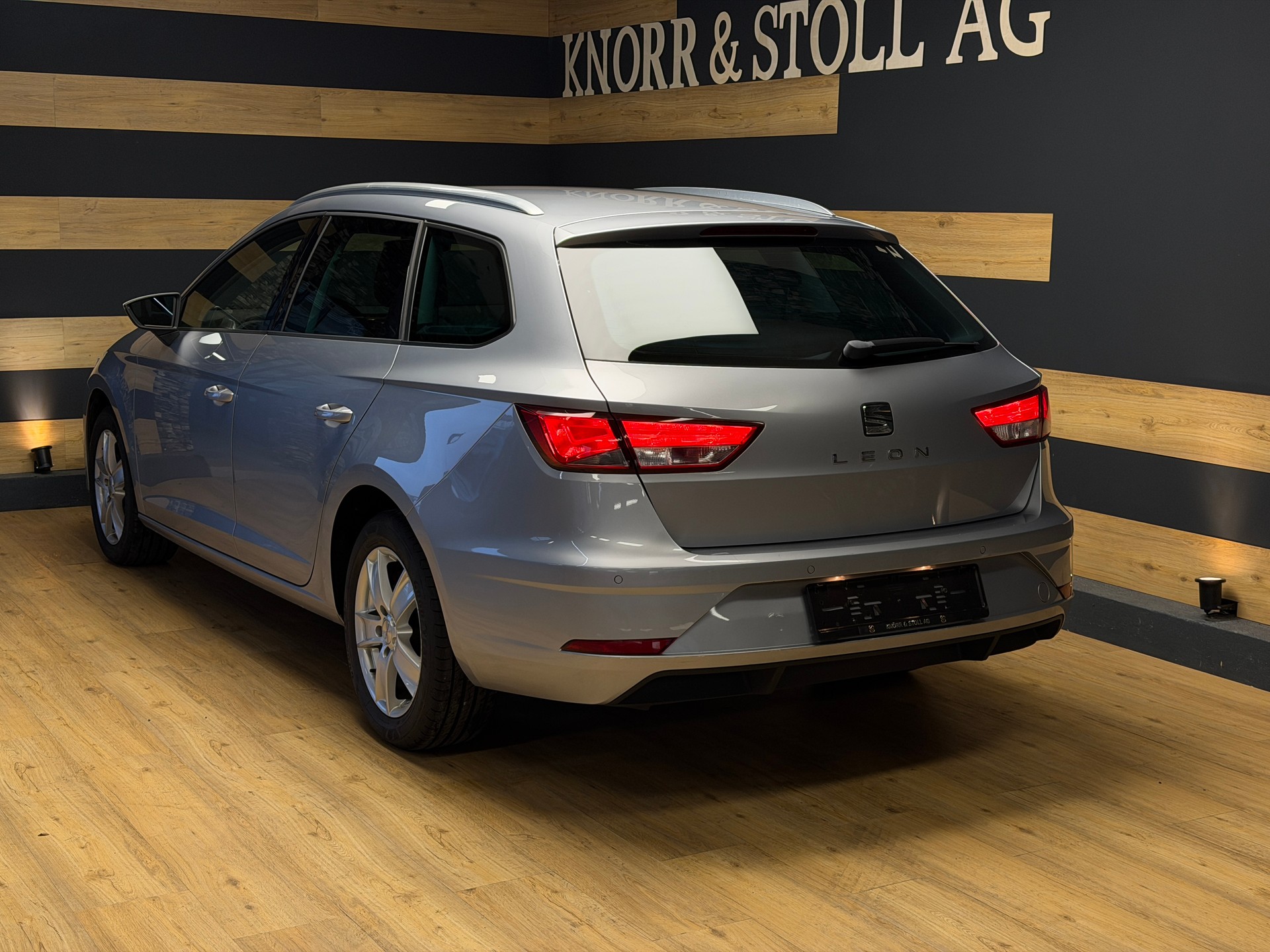 SEAT Leon ST 1.6 TDI CR Style DSG-image-17
