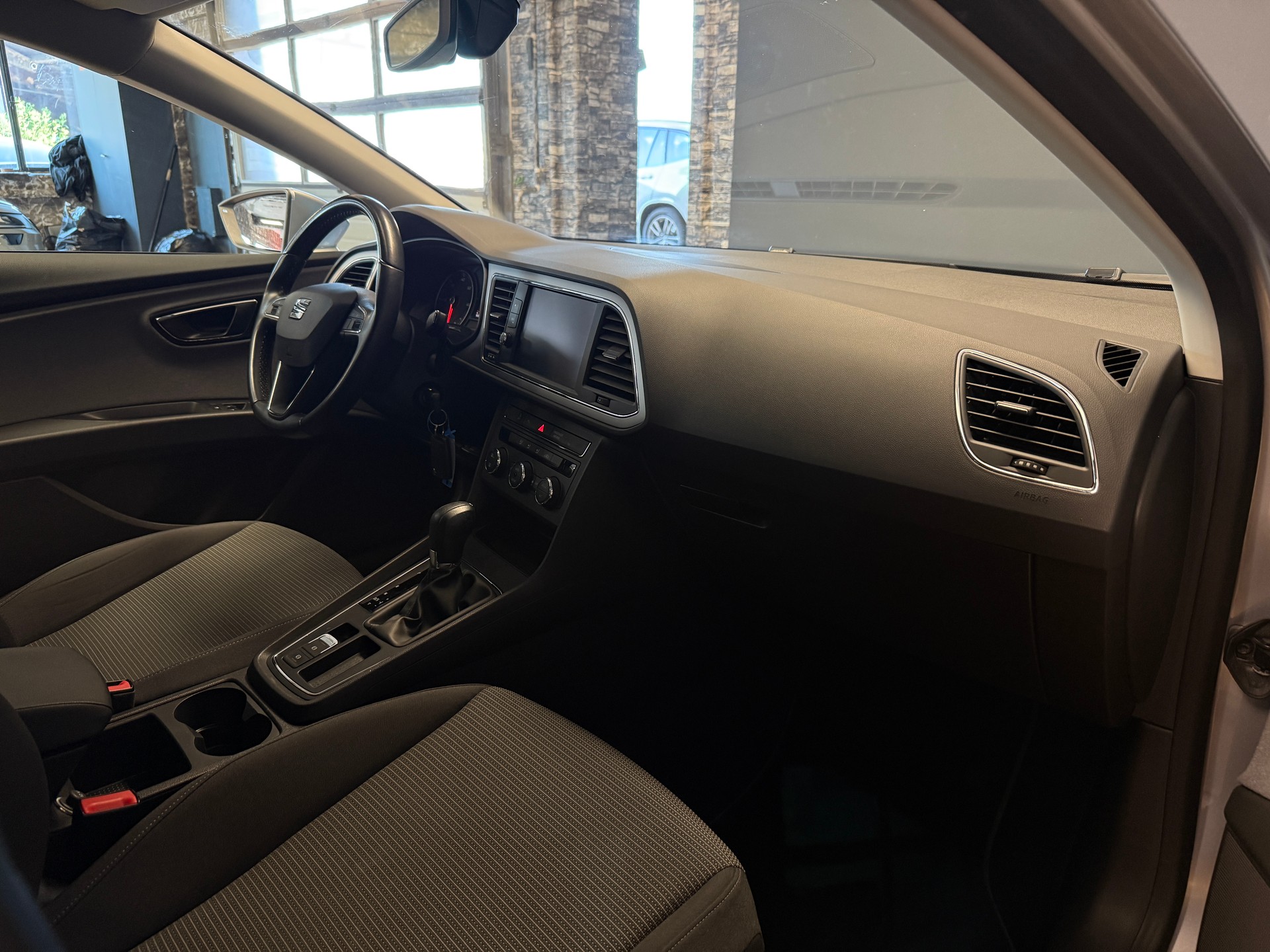 SEAT Leon ST 1.6 TDI CR Style DSG-image-10
