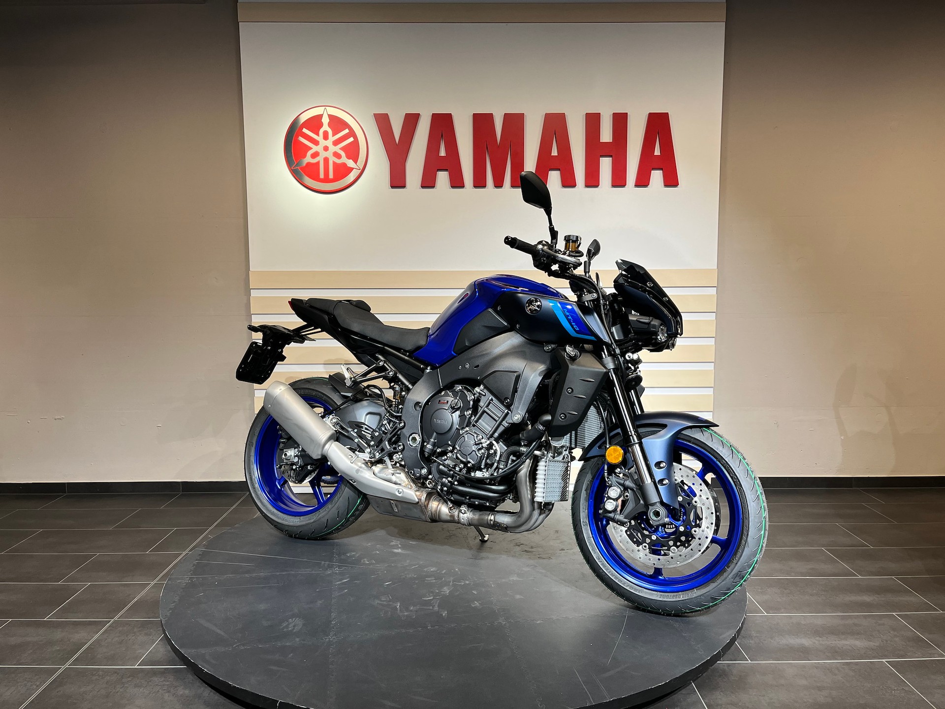 YAMAHA MT-10