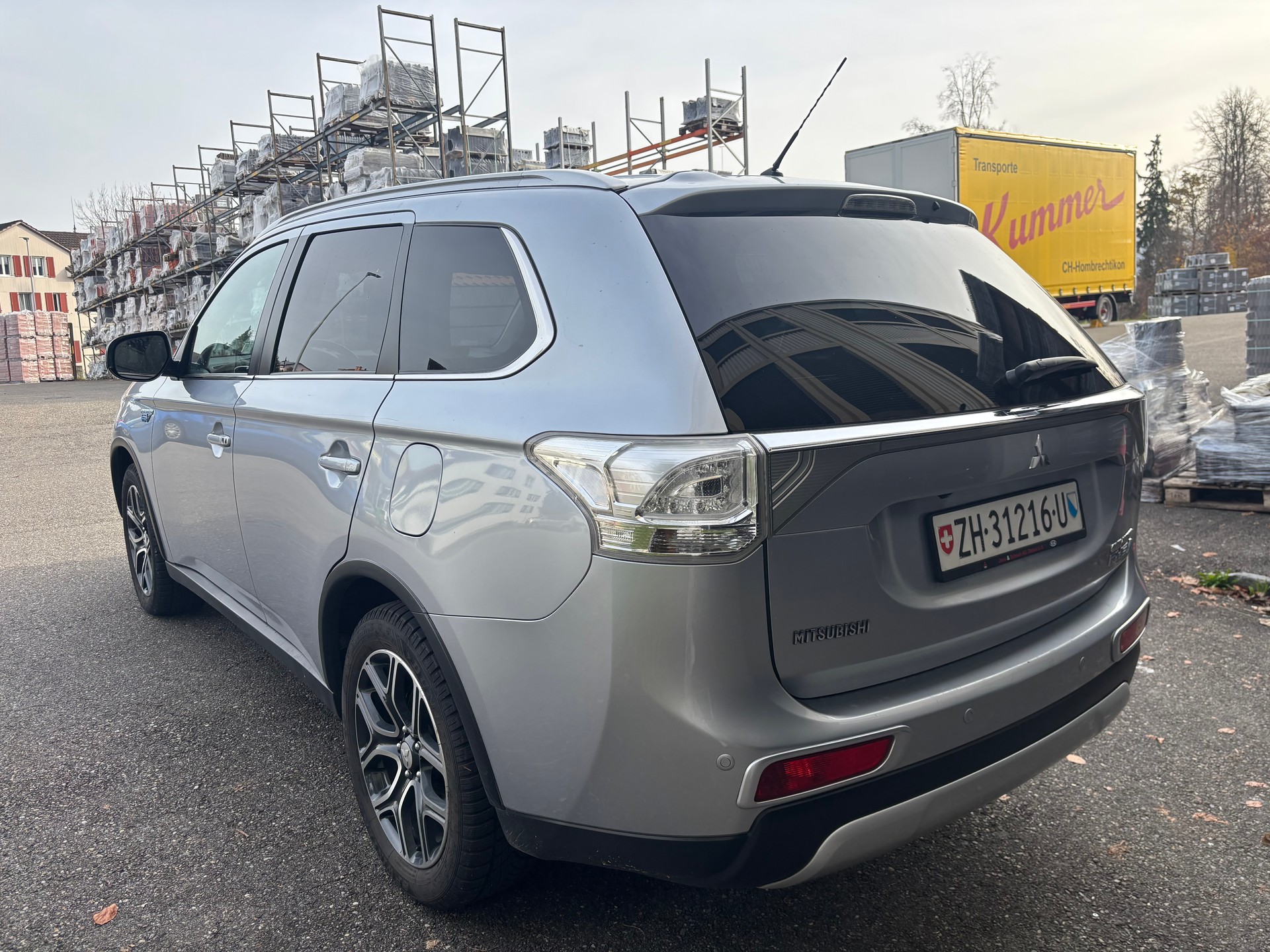 MITSUBISHI Outlander 2.0 PHEV Intense-image-4