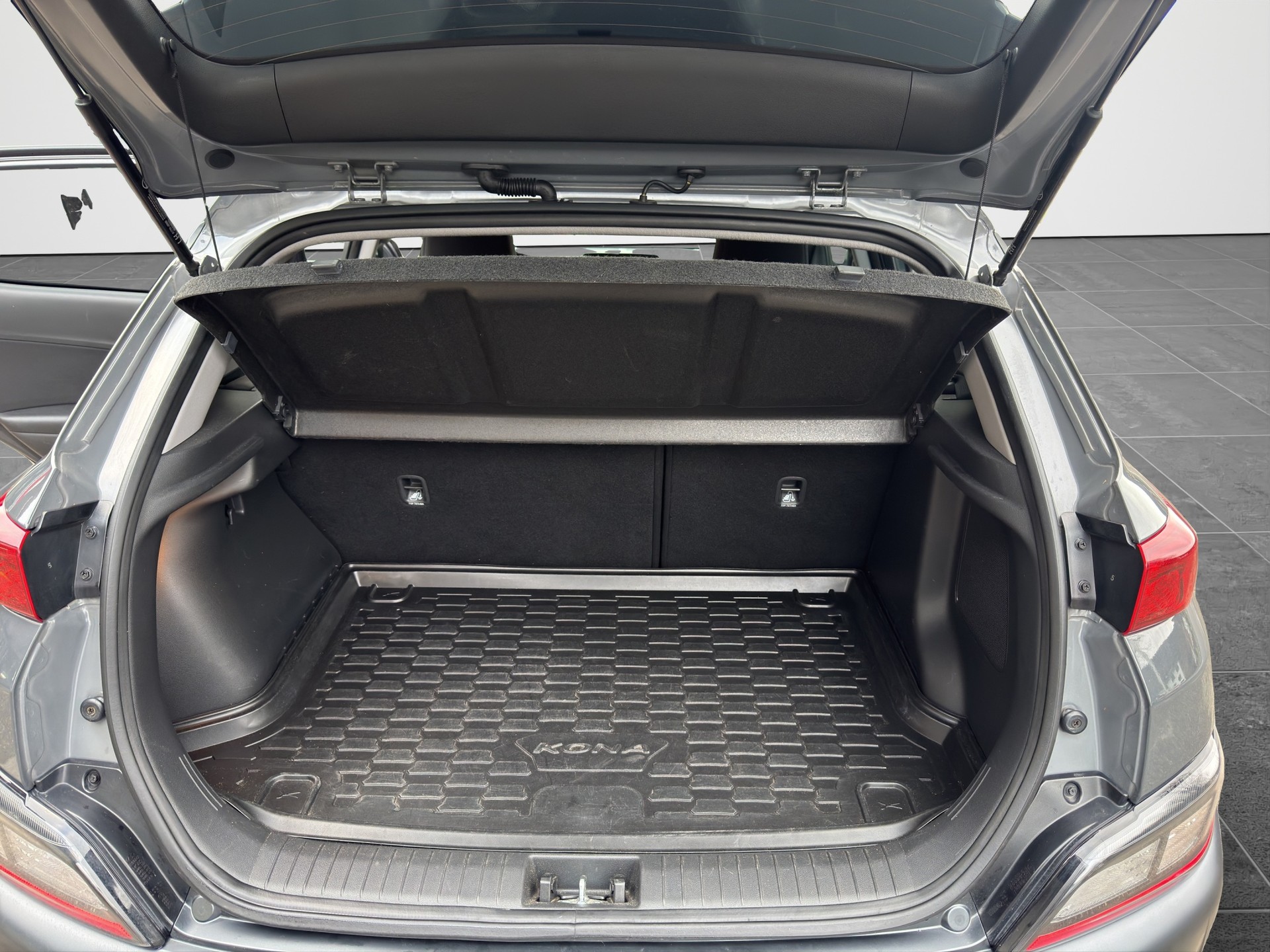 HYUNDAI Kona 1.6 GDi HEV Amplia DCT-image-12