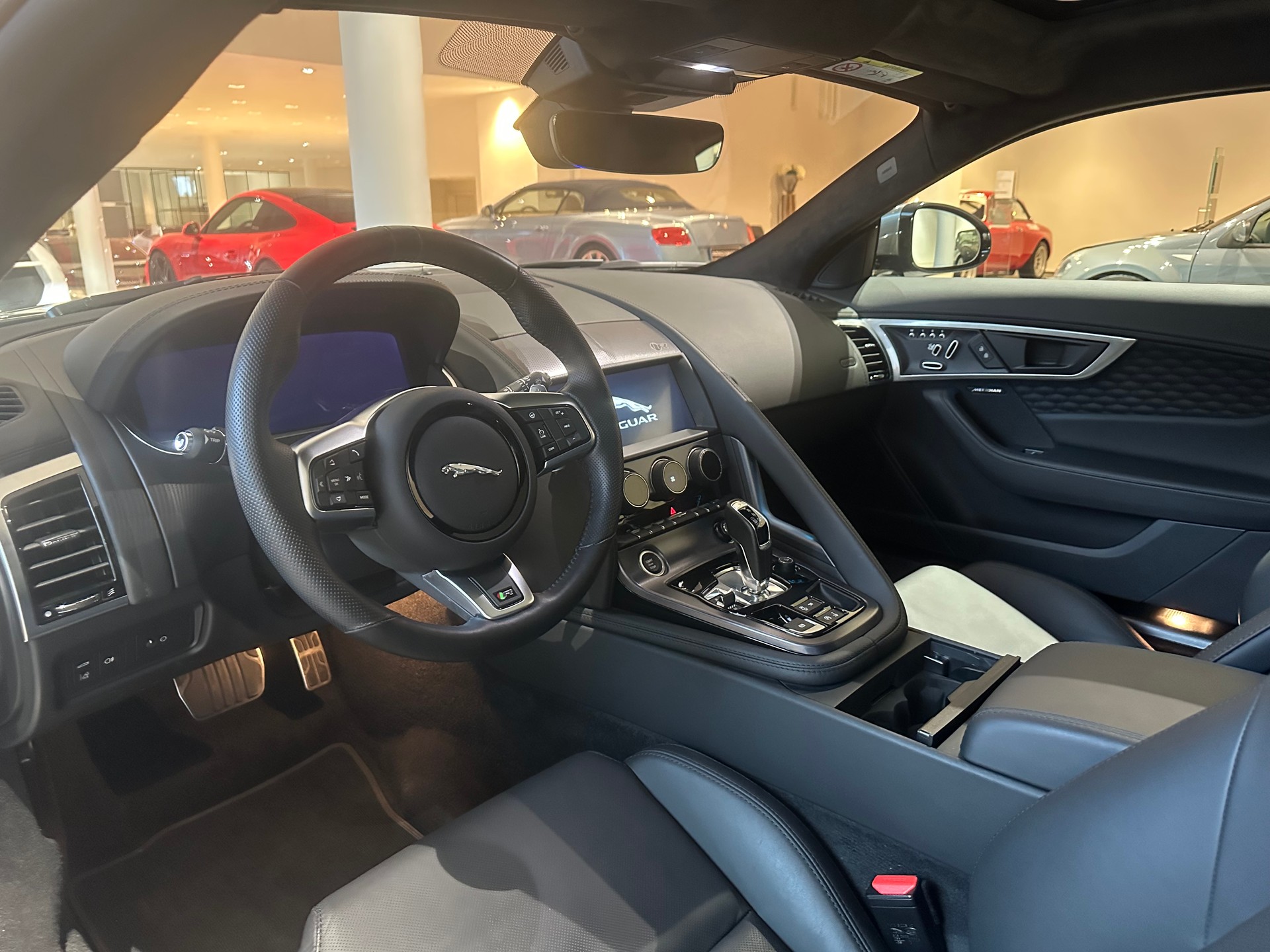 JAGUAR F-Type Coupé 5.0 V8 R75 SVR Automatik AWD-image-12