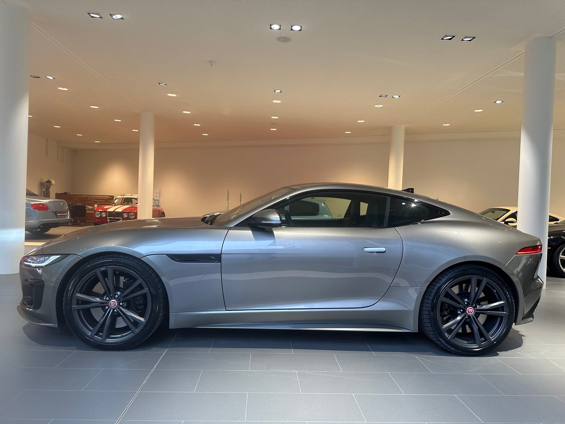 JAGUAR F-Type Coupé 5.0 V8 R75 SVR Automatik AWD-image-5