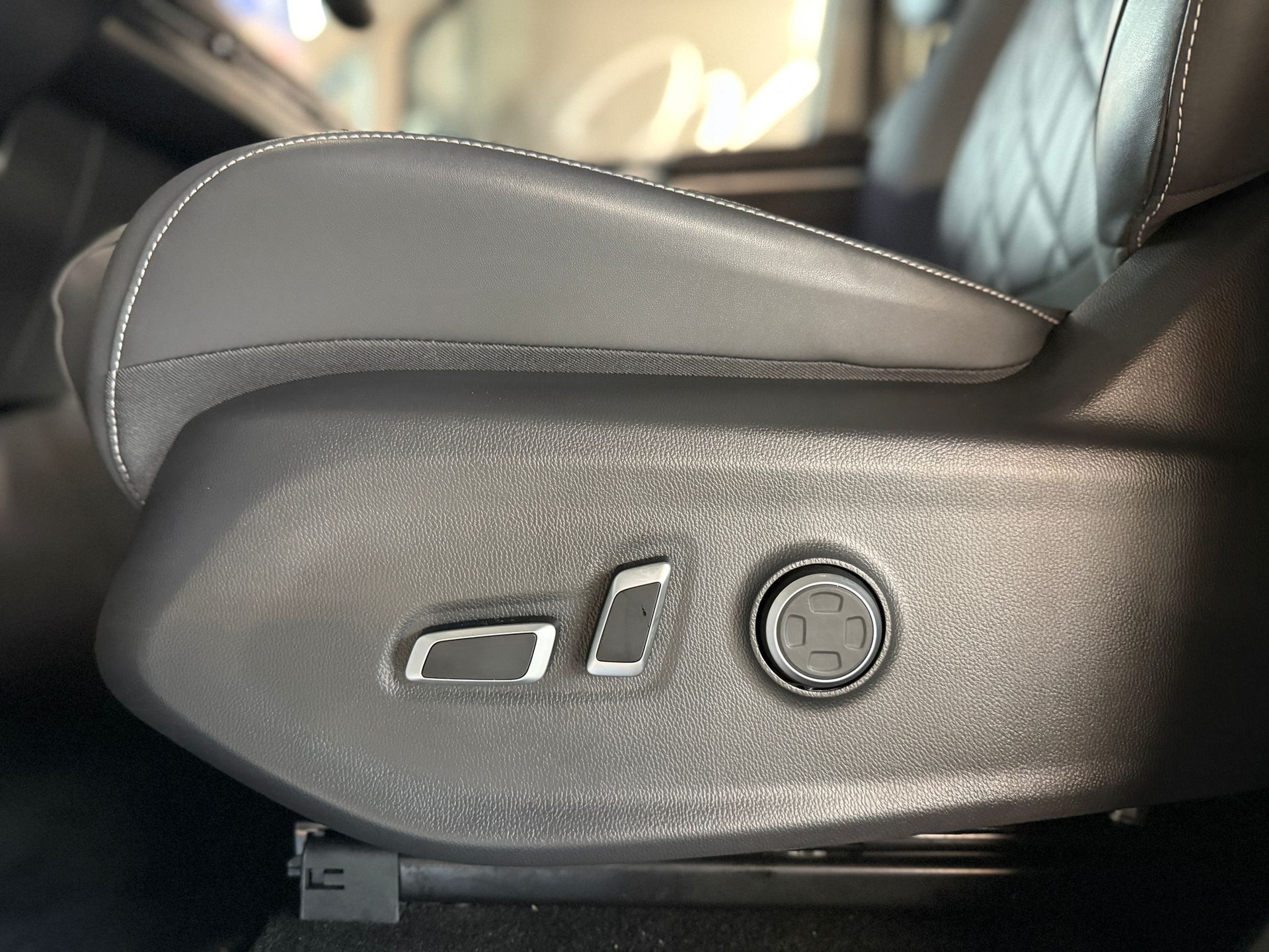 MAXUS Mifa 9 Luxury 90kWh 8 Pl.-image-5