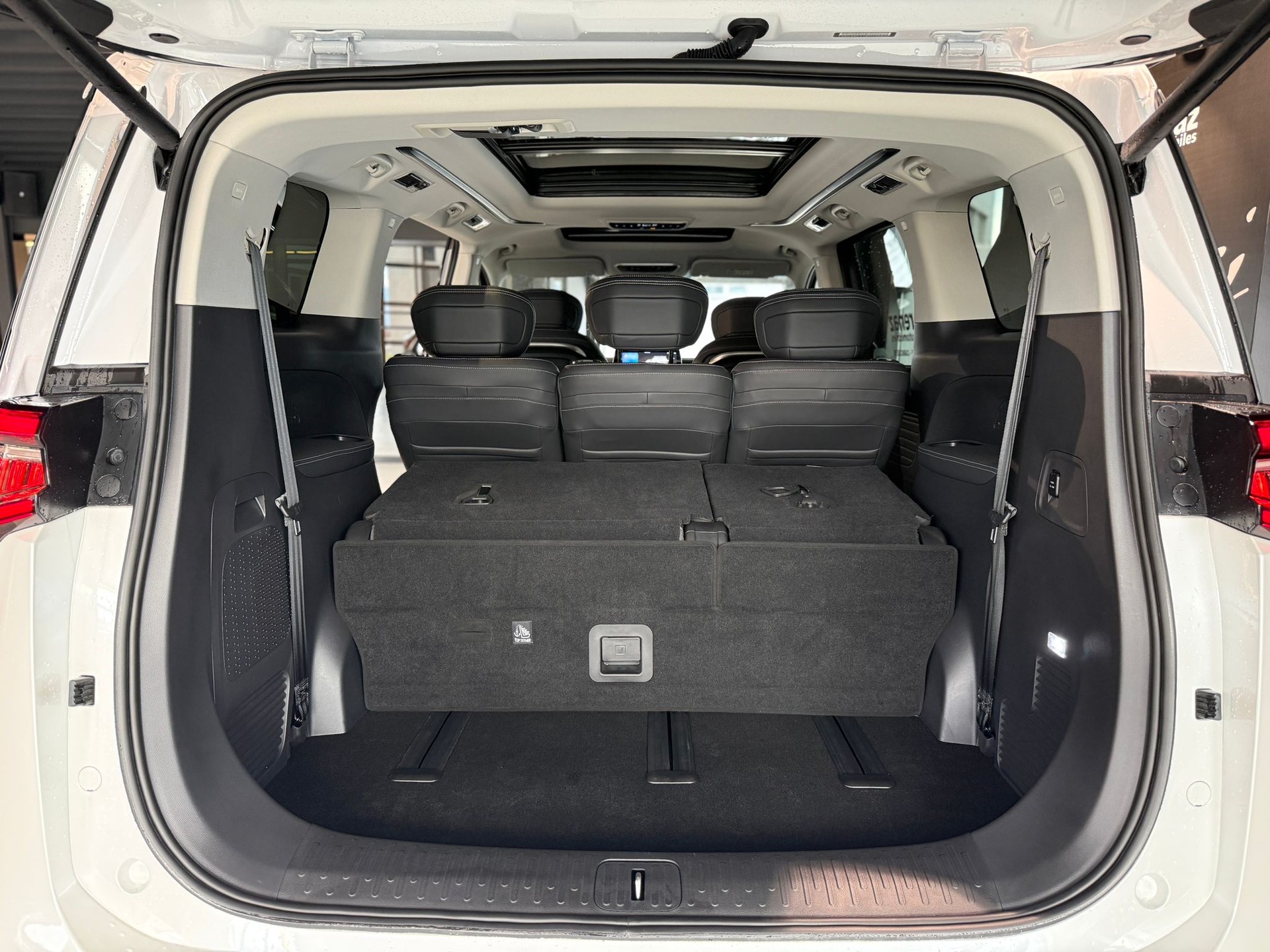 MAXUS Mifa 9 Luxury 90kWh 8 Pl.-image-28