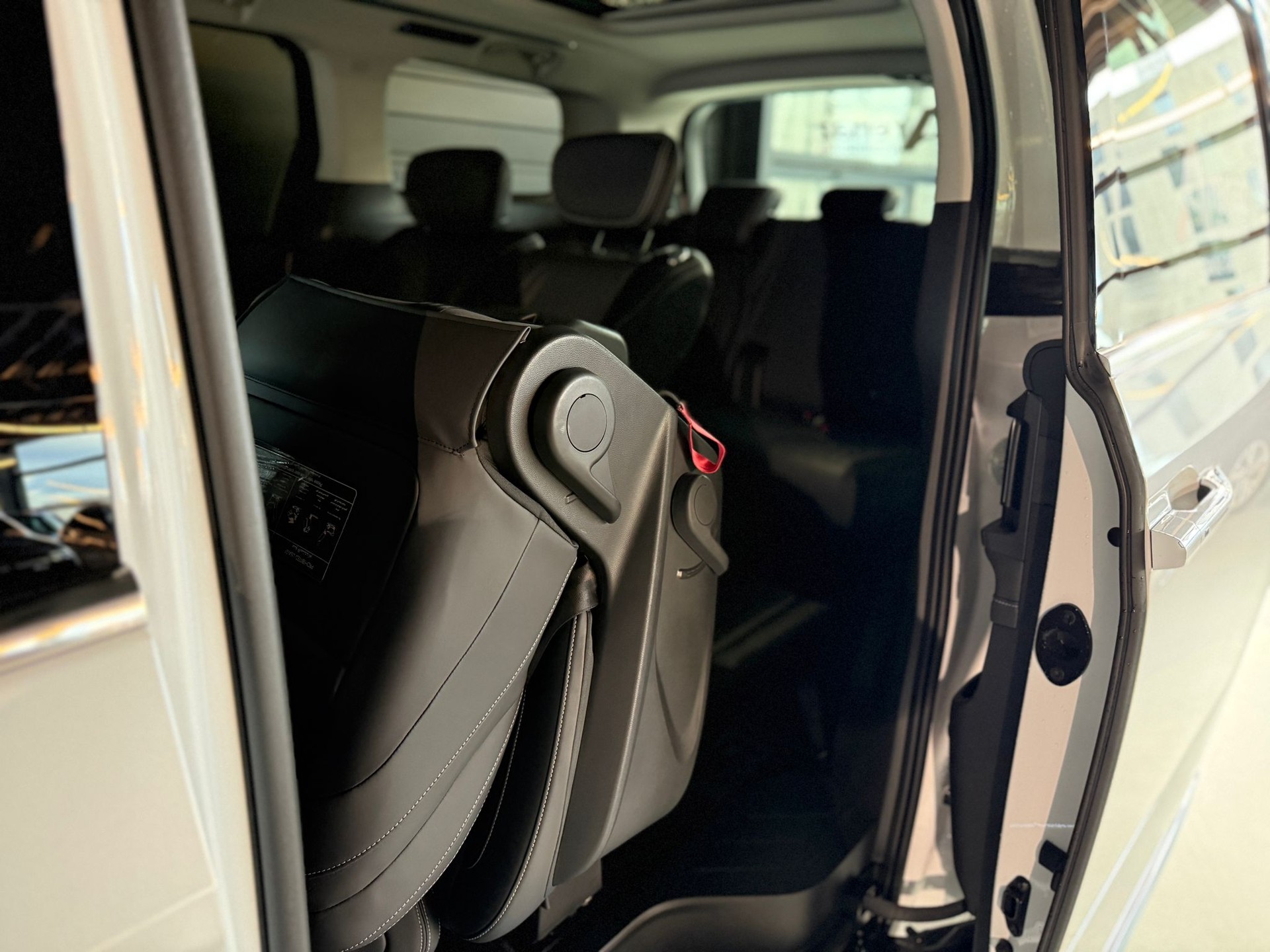 MAXUS Mifa 9 Luxury 90kWh 8 Pl.-image-11