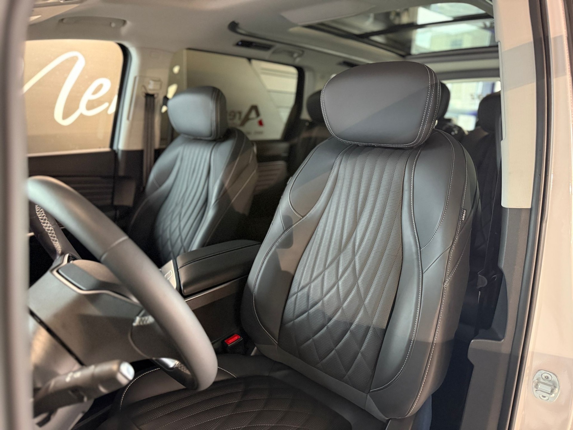 MAXUS Mifa 9 Luxury 90kWh 8 Pl.-image-4