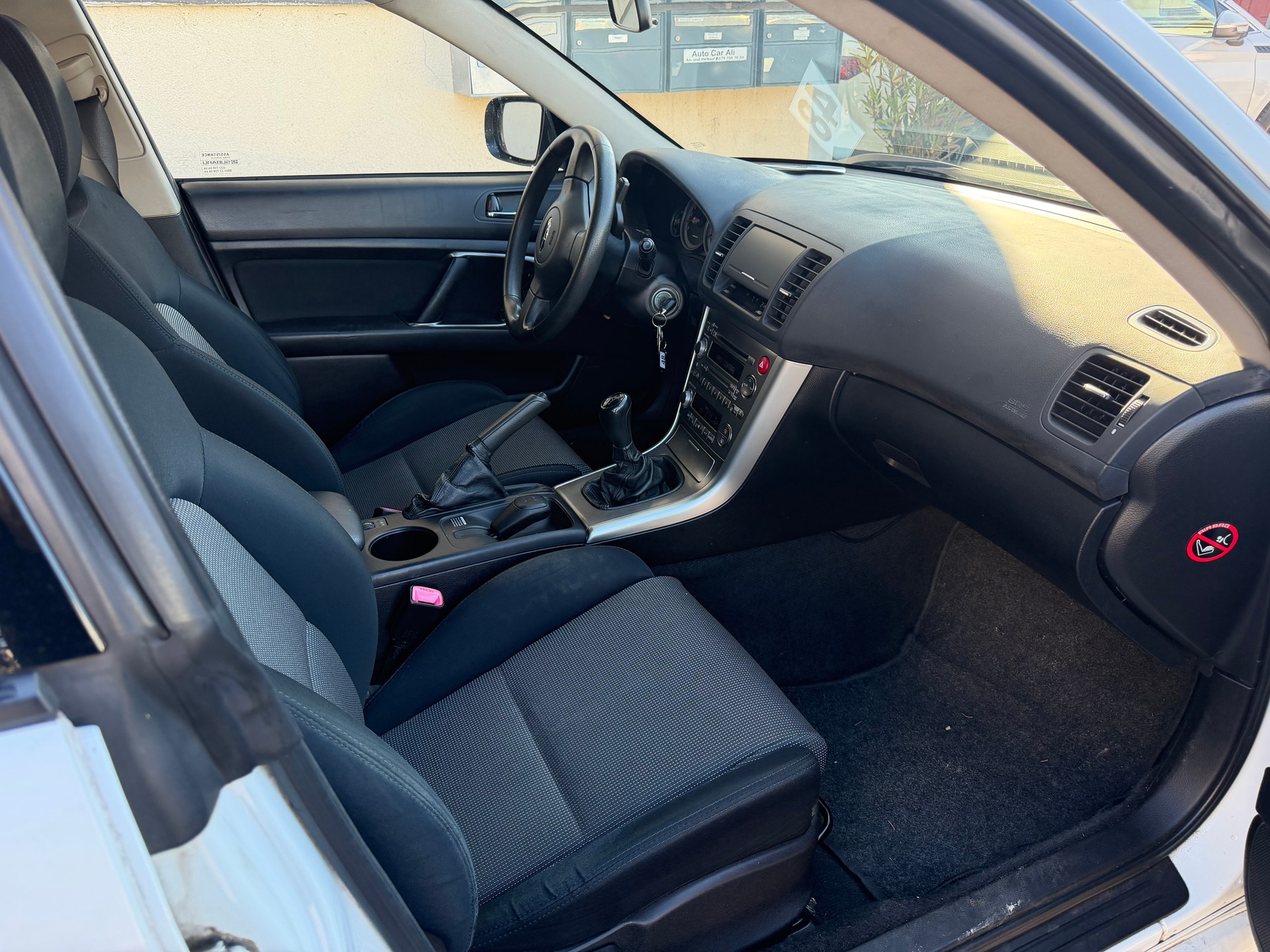 SUBARU Legacy 2.0i AWD Swiss-image-6
