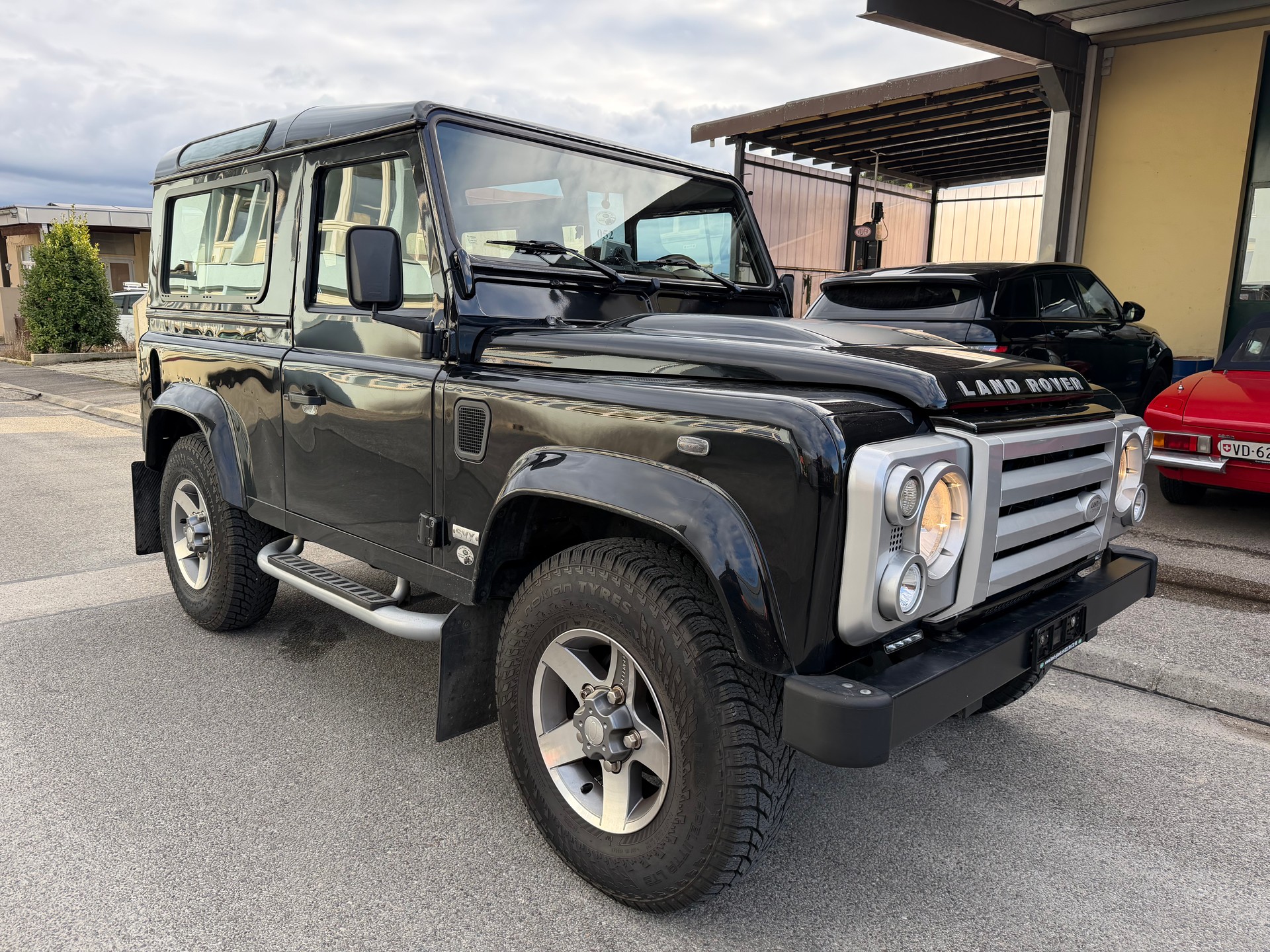 LAND ROVER Defender 90 SW 2.4Tdc SVX
