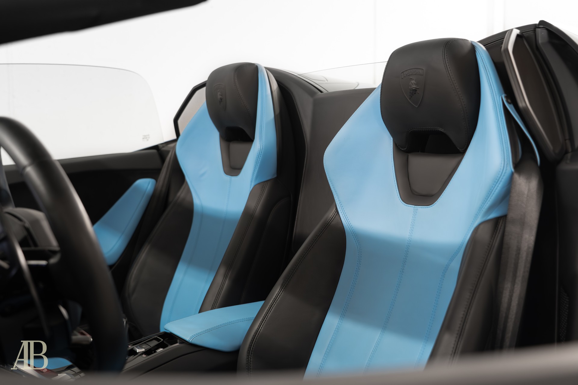 LAMBORGHINI Huracan Spyder 5.2-image-14