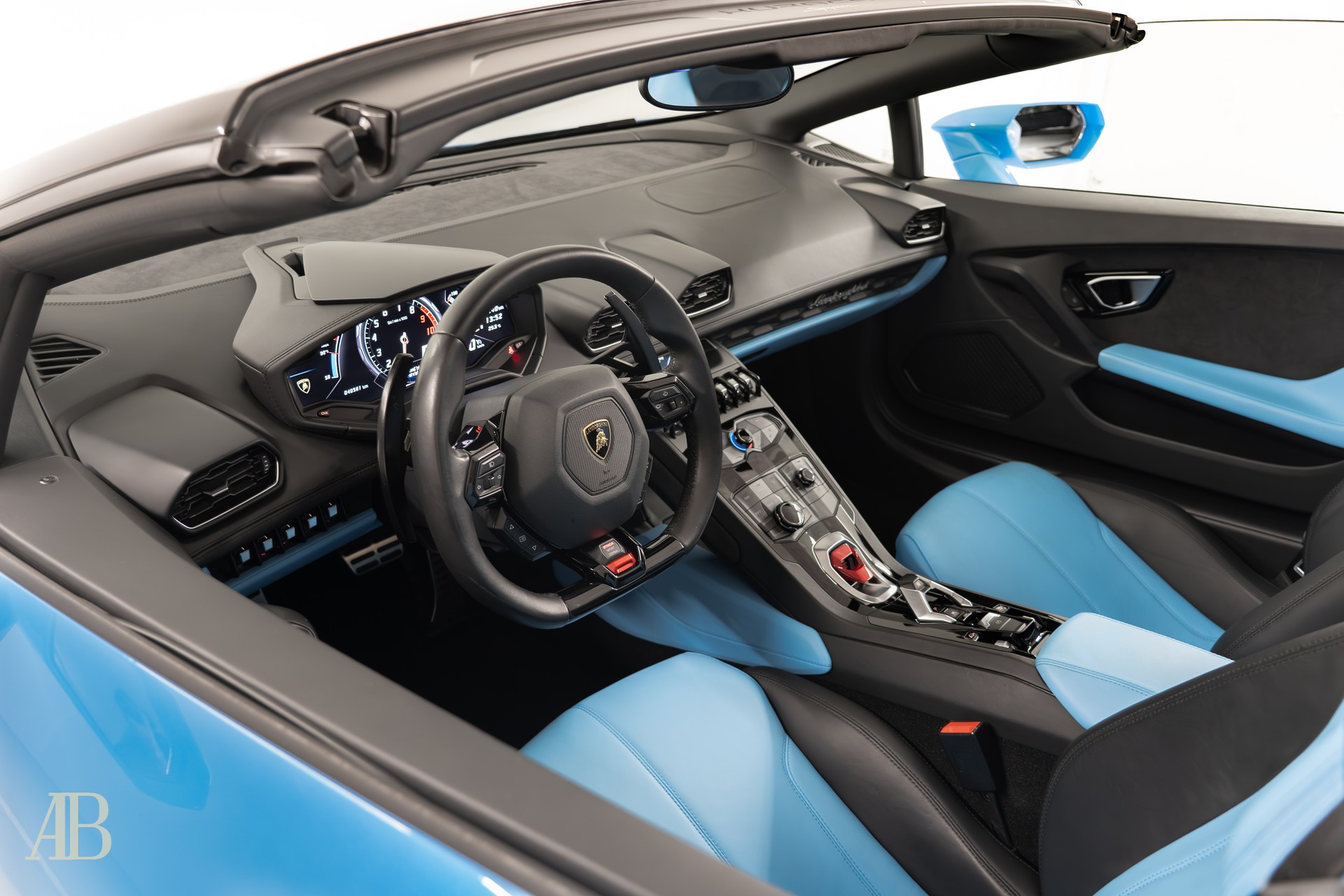 LAMBORGHINI Huracan Spyder 5.2-image-9