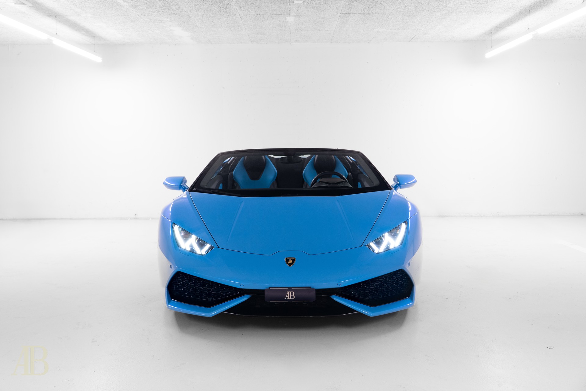 LAMBORGHINI Huracan Spyder 5.2-image-2