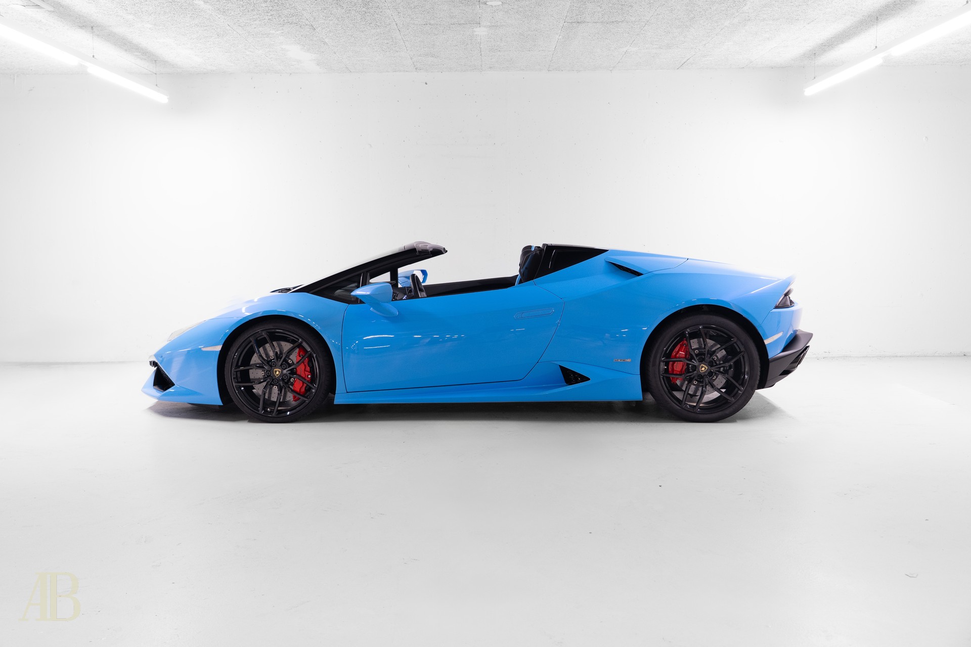 LAMBORGHINI Huracan Spyder 5.2-image-4