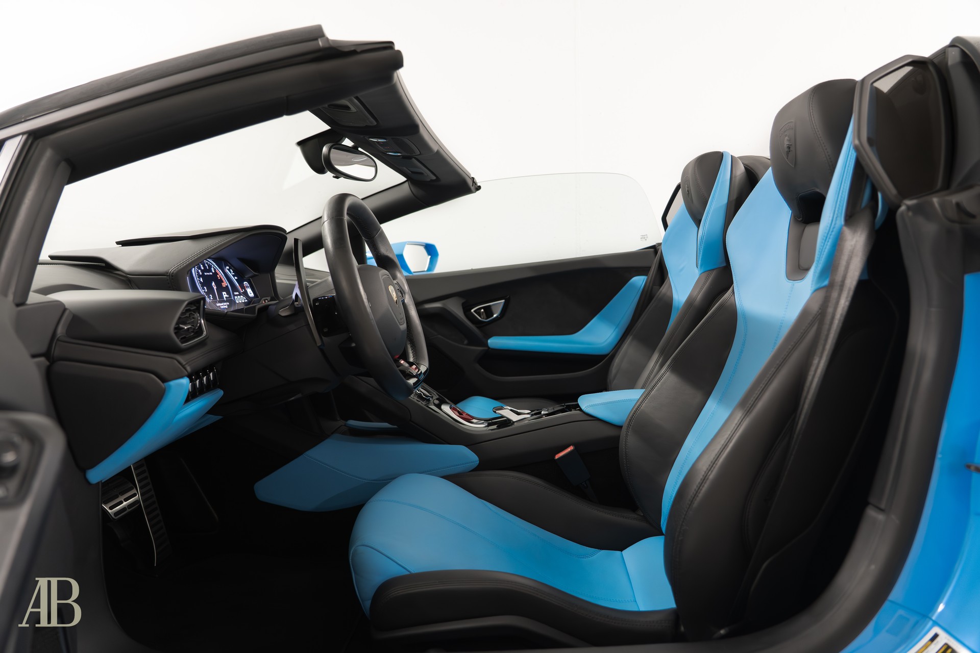 LAMBORGHINI Huracan Spyder 5.2-image-13