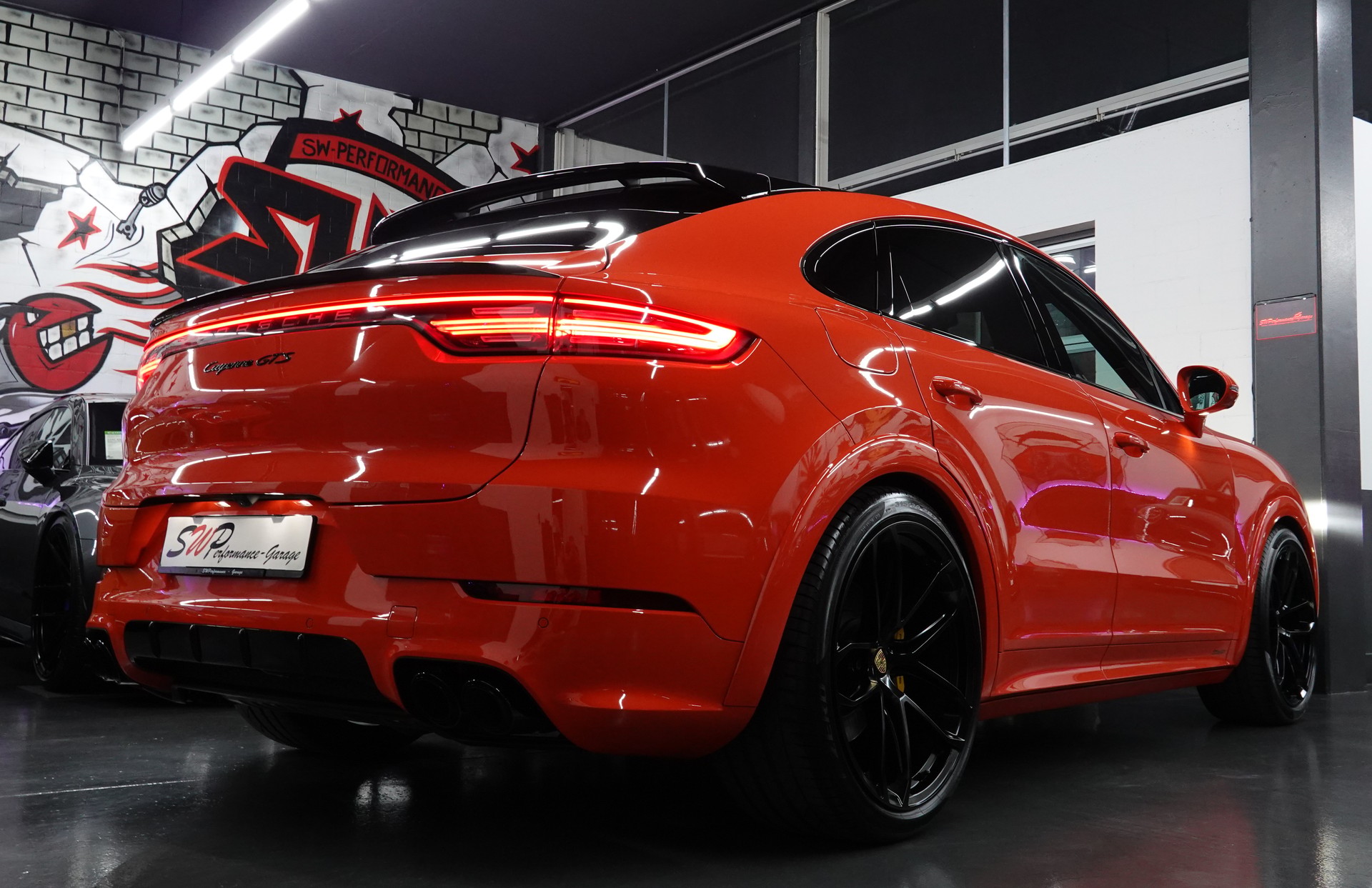 PORSCHE CAYENNE GTS COUPE 5-PLÄTZER PTS LAVA ORANGE CH-FZ 22"ALUS. ON TOP-image-23