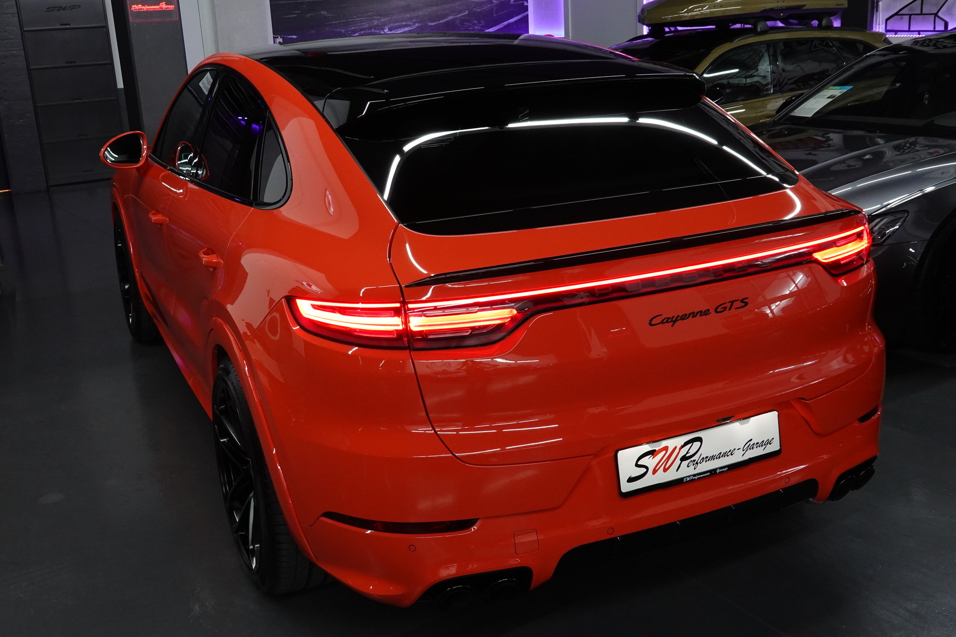 PORSCHE CAYENNE GTS COUPE 5-PLÄTZER PTS LAVA ORANGE CH-FZ 22"ALUS. ON TOP-image-13