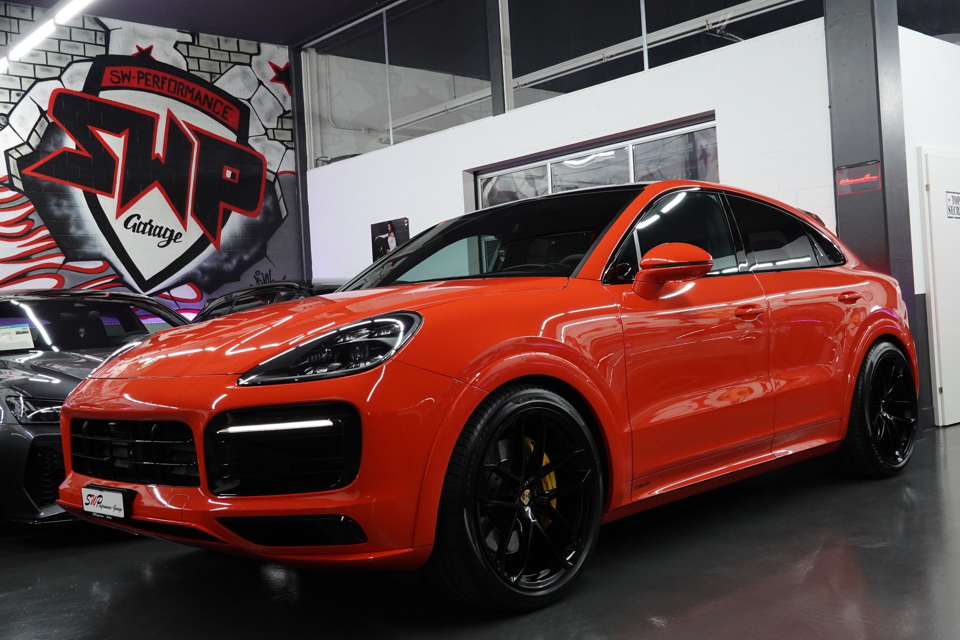 PORSCHE CAYENNE GTS COUPE 5-PLÄTZER PTS LAVA ORANGE CH-FZ 22"ALUS. ON TOP