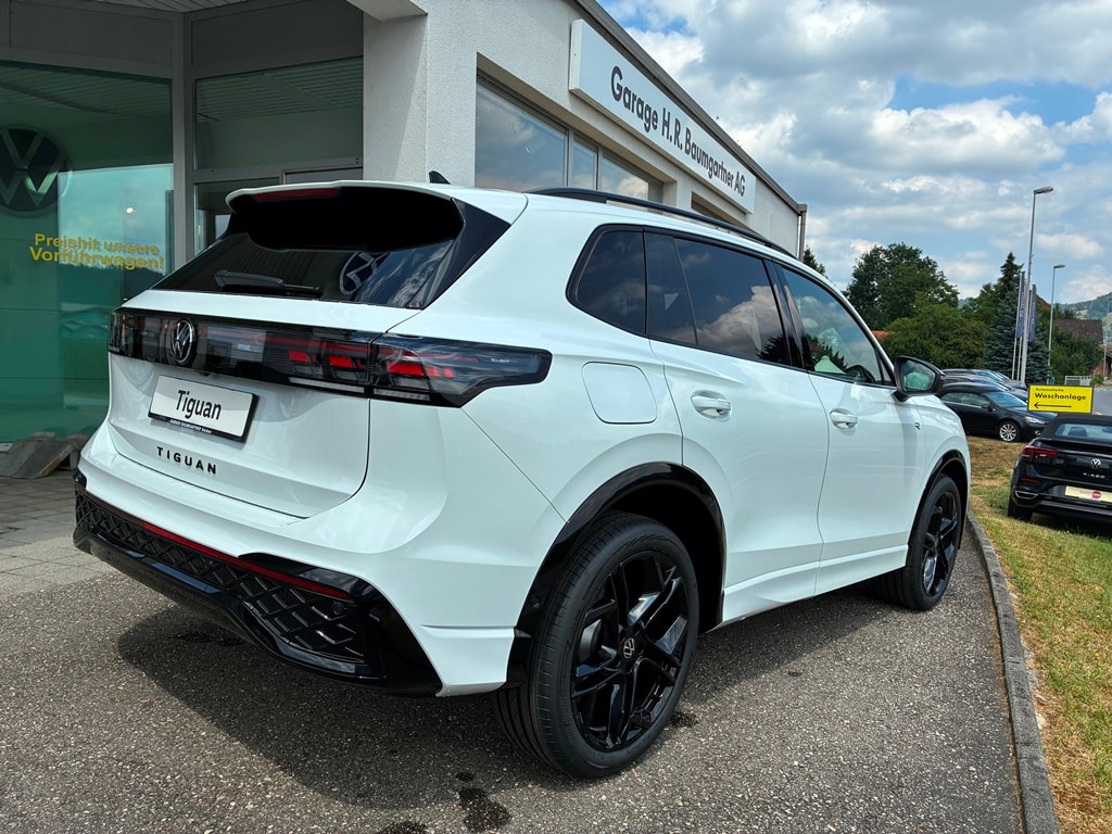 VW Tiguan 2.0 TSI DSG R-Line 4Motion-showroom-element-3