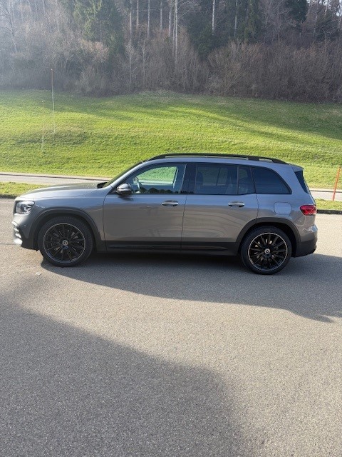 MERCEDES-BENZ GLB 250 4Matic AMG Line 8G-Tronic-showroom-element-3