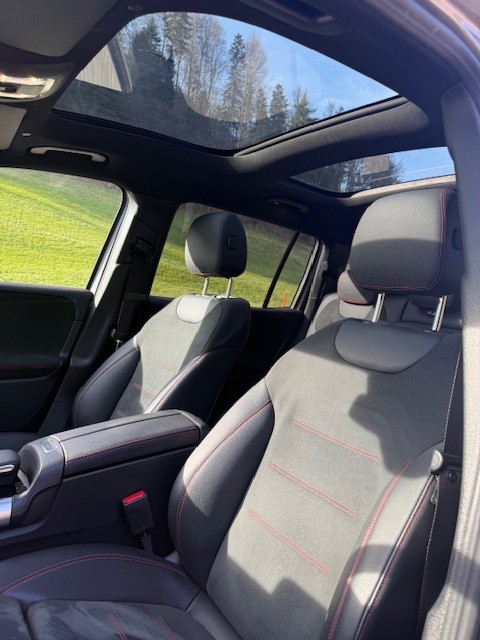 MERCEDES-BENZ GLB 250 4Matic AMG Line 8G-Tronic-image-10