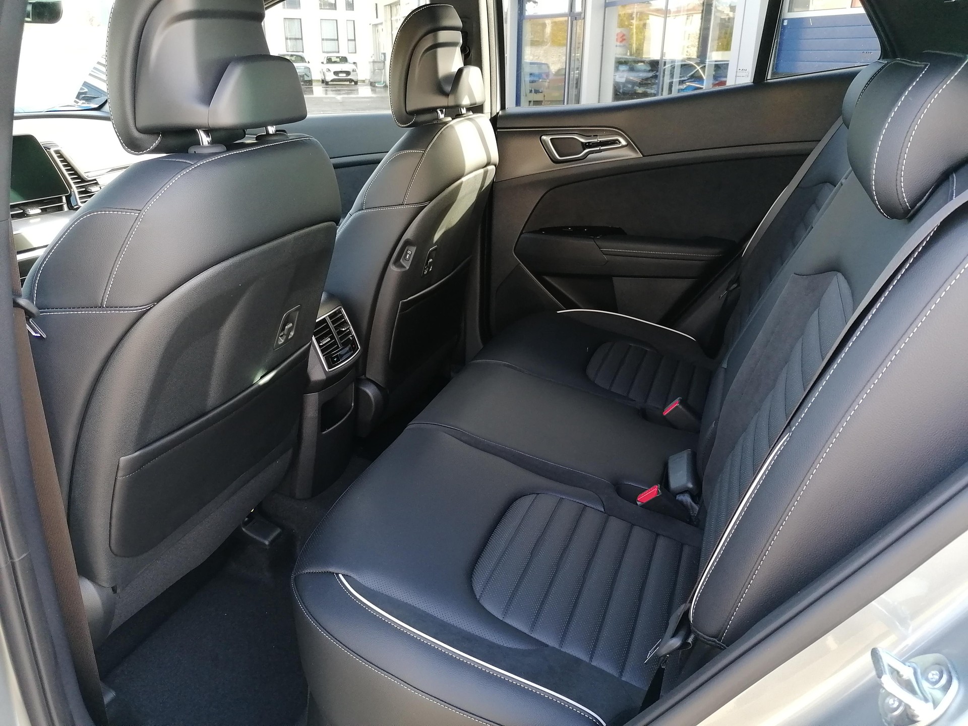 KIA Sportage 1.6 T-GDi PHEV GT-Line-image-9