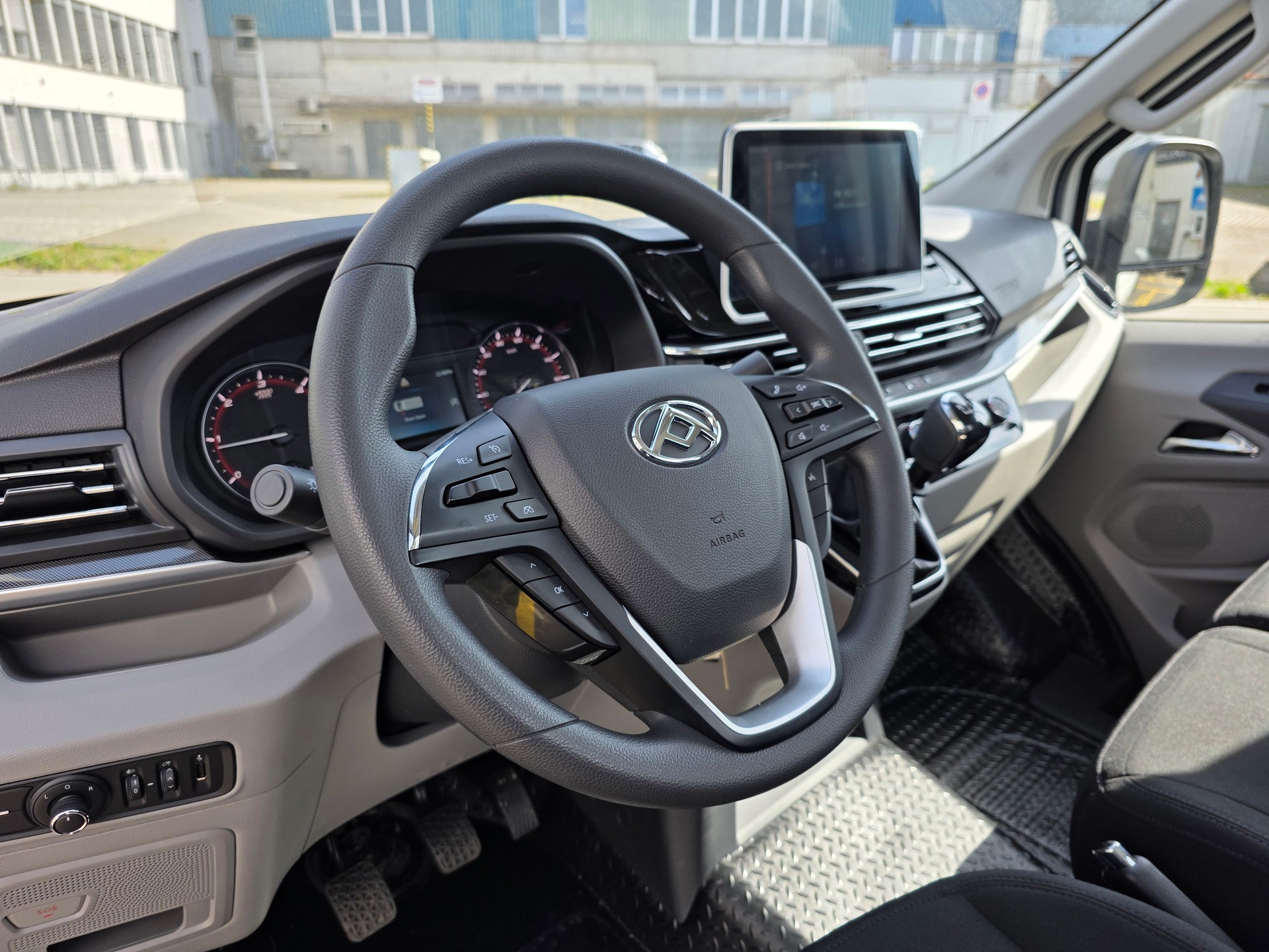 MAXUS Deliver 9 2.0D L3 RWD Luxury L3-image-7