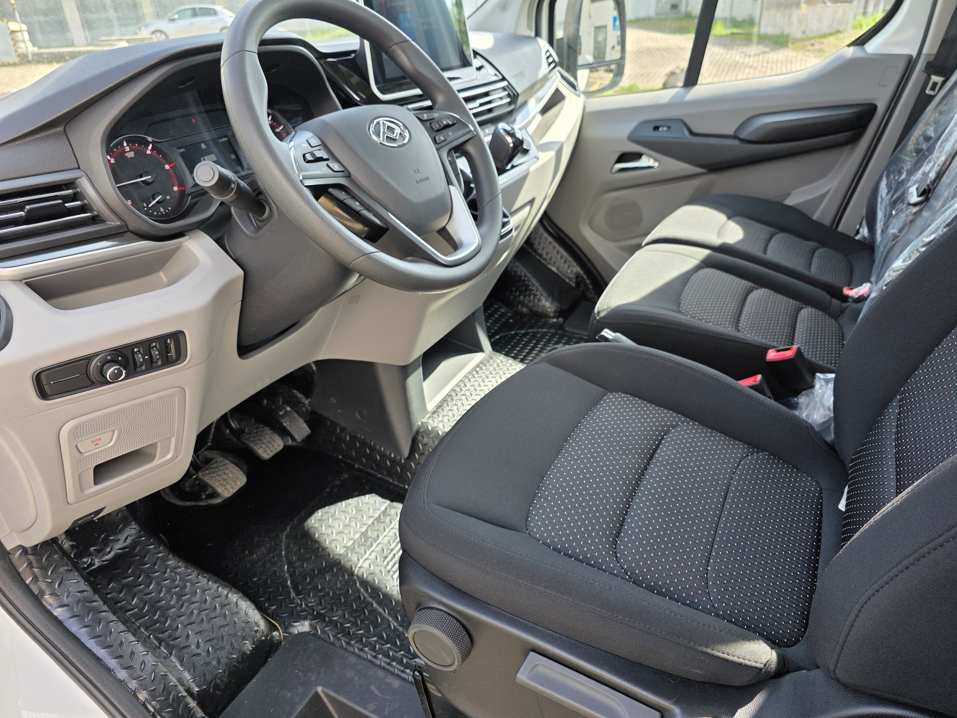 MAXUS Deliver 9 2.0D L3 RWD Luxury L3-image-6