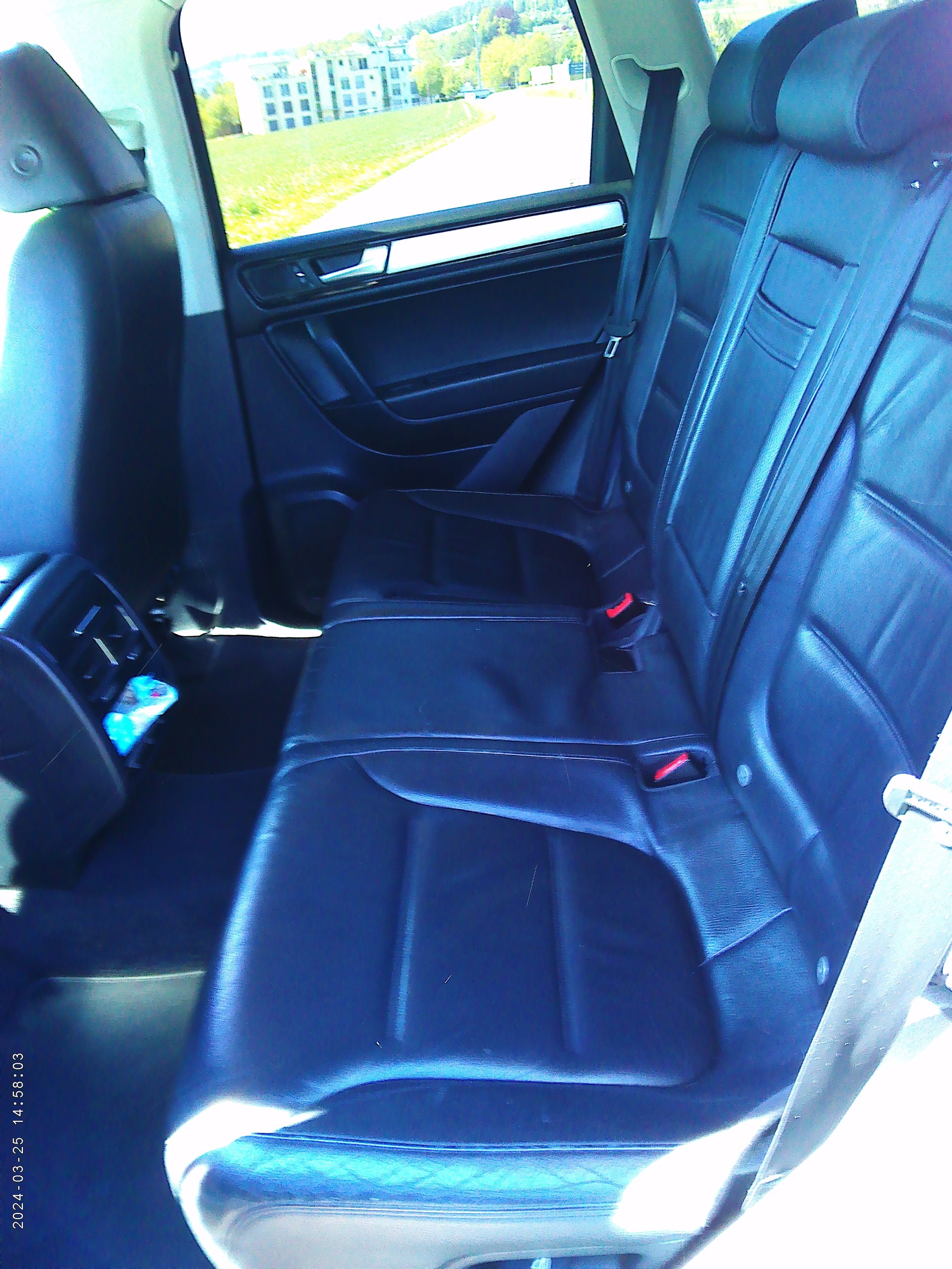 VW Touareg 3.0 TDI BlueMotion Technology Tiptronic-image-11