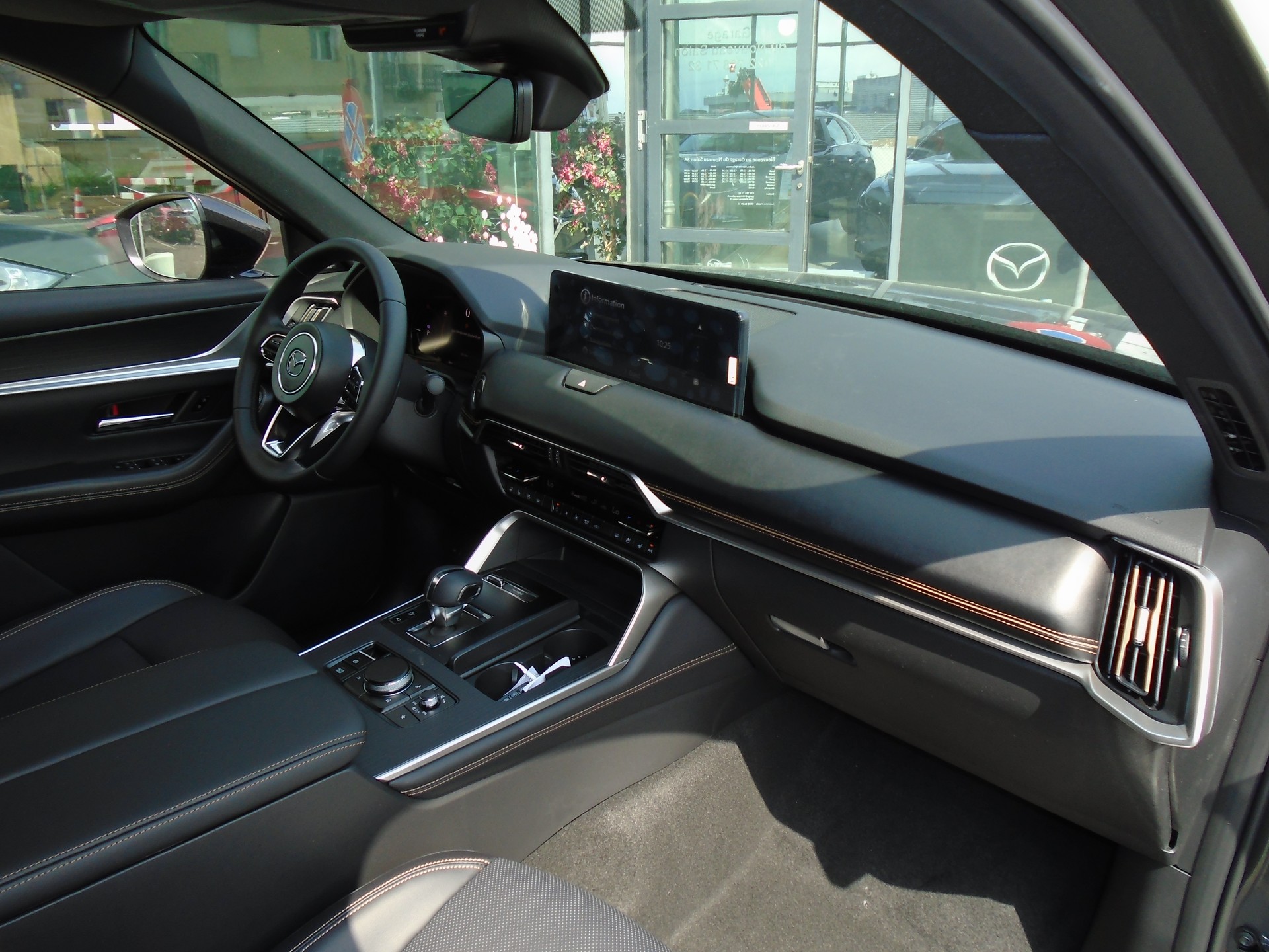 MAZDA CX-60 e-Skyactiv PHEV 327 AWD Homura Plus-image-4