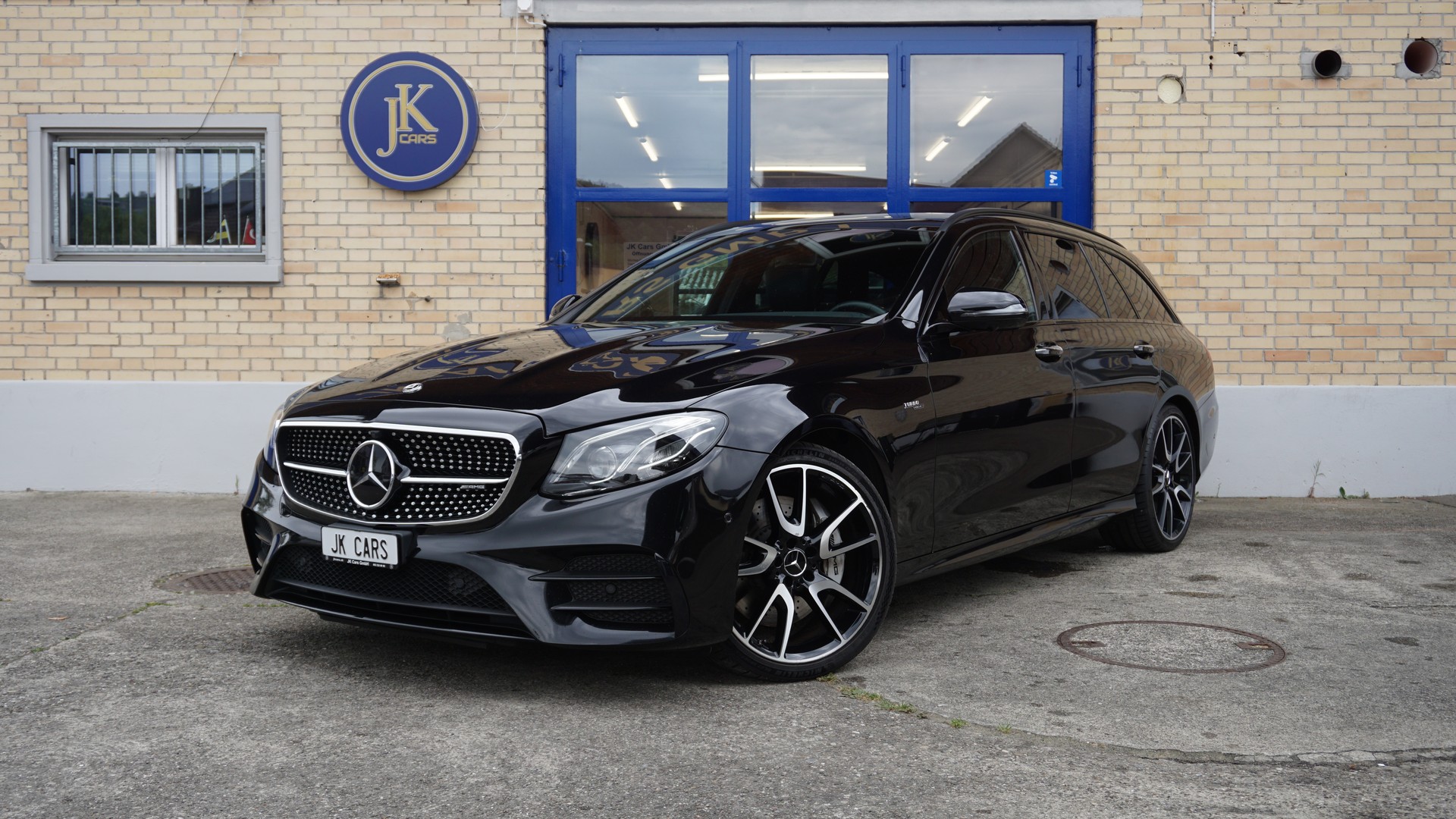 MERCEDES-BENZ E 53 AMG 4Matic 9G-Tronic-showroom-element-1